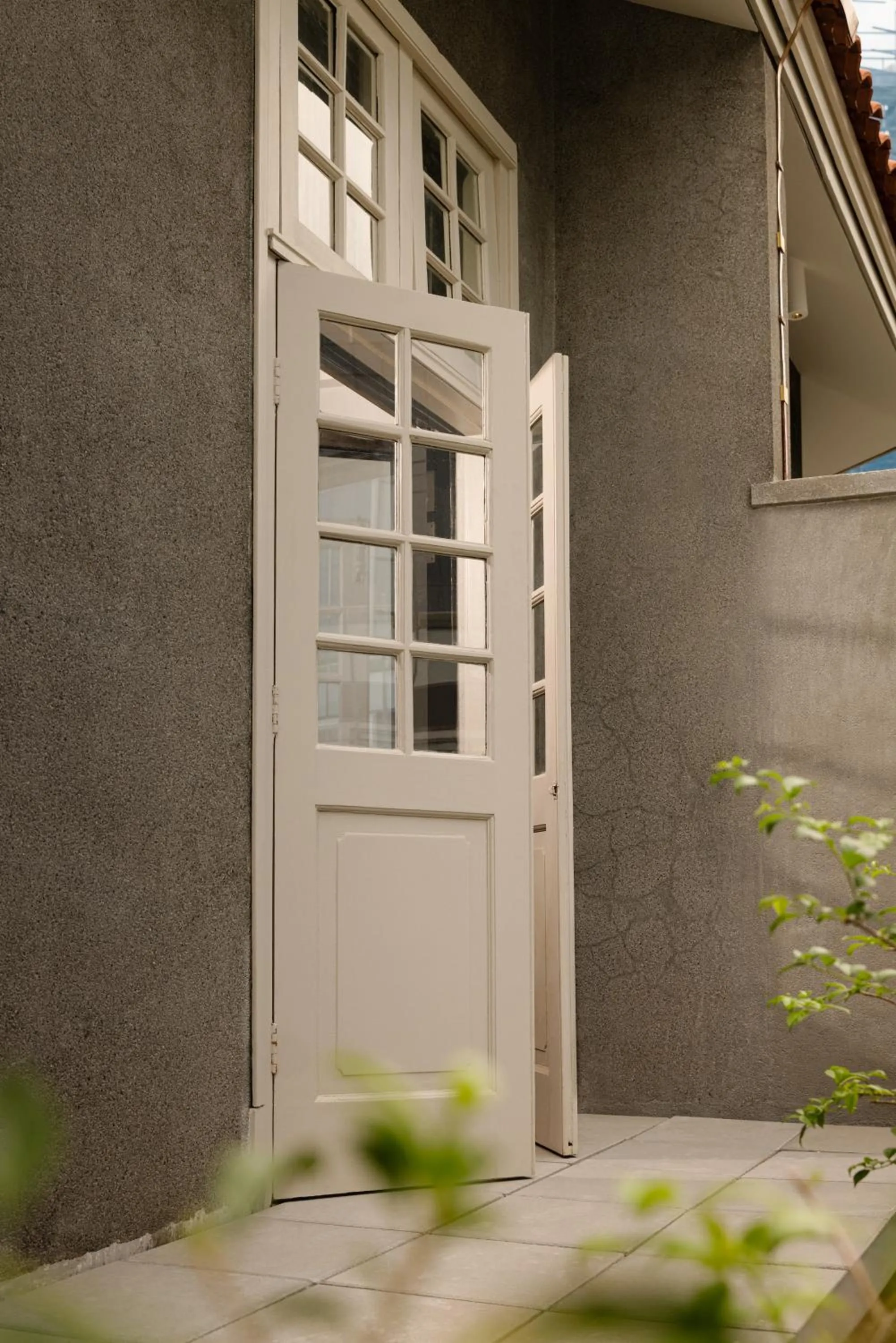 Balcony/Terrace in 21 Carpenter, Singapore, a Member of Design Hotels
