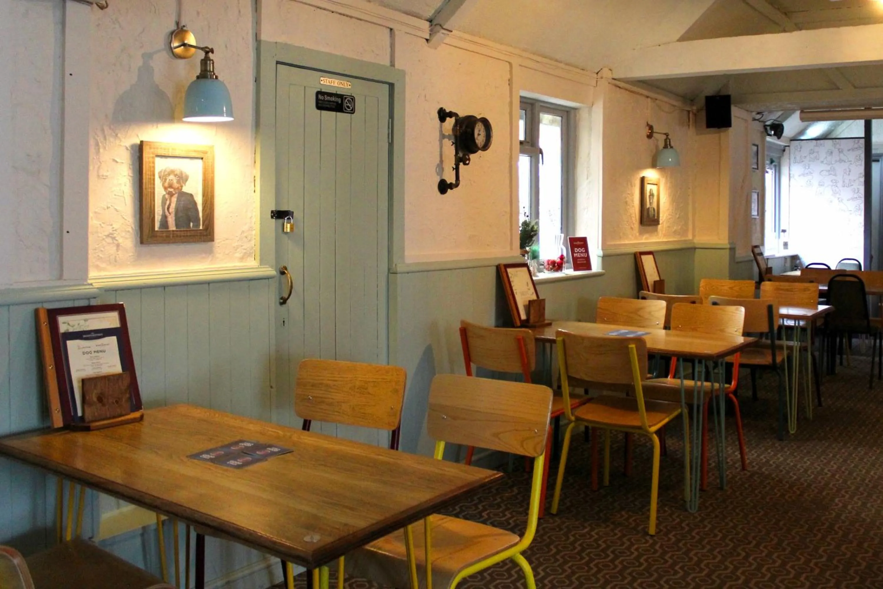 Restaurant/places to eat in Dog and Partridge Inn