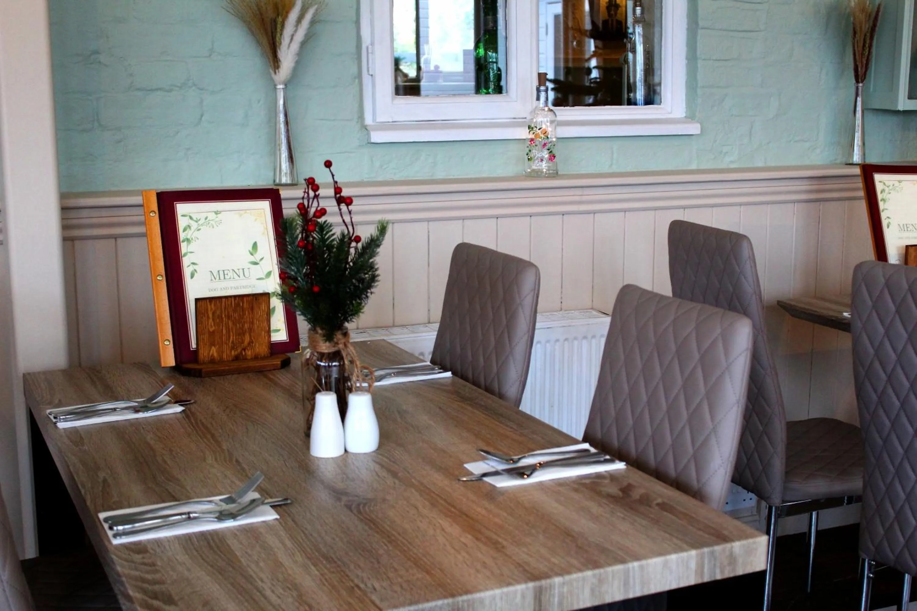 Restaurant/places to eat in Dog and Partridge Inn