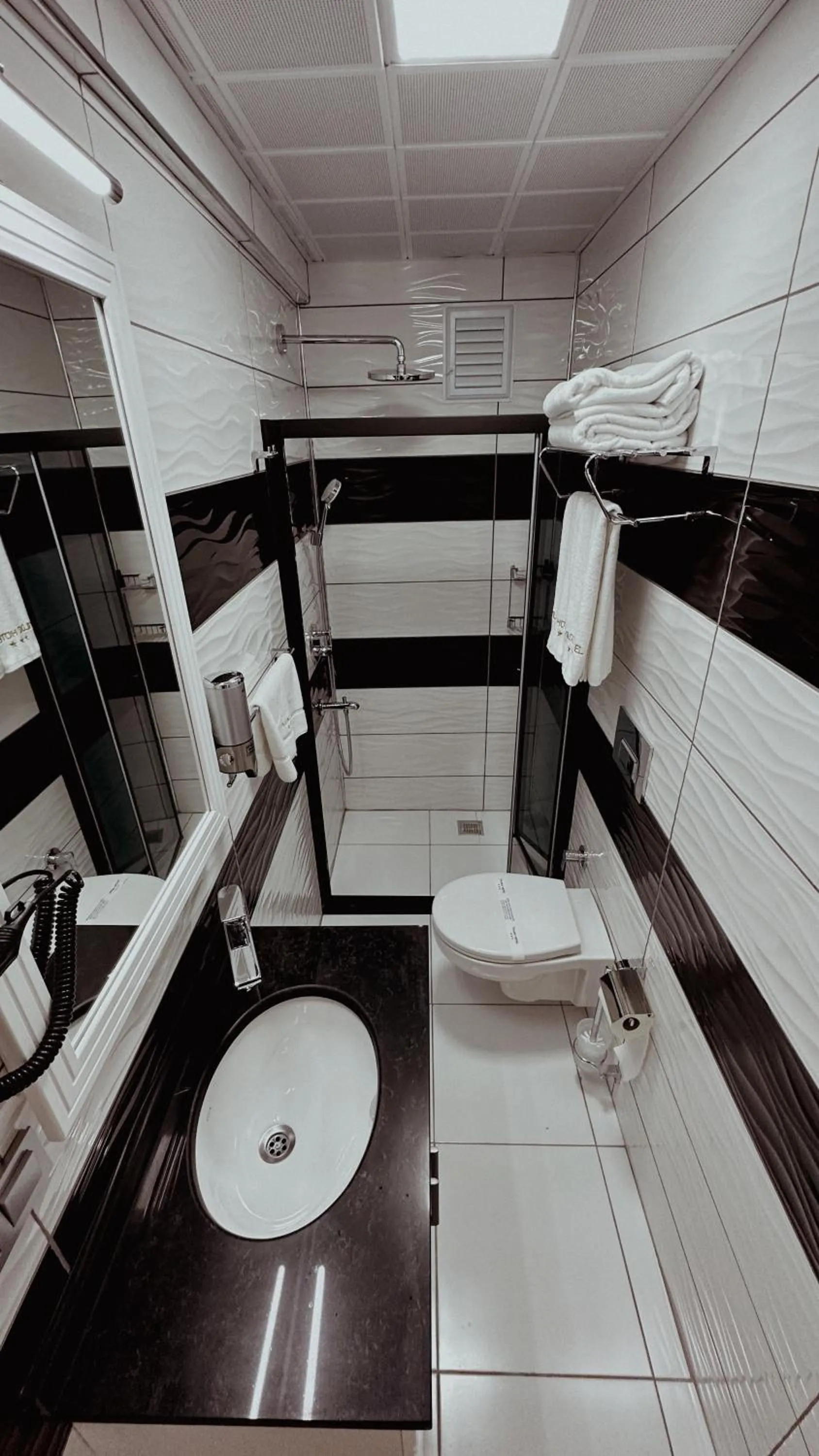 Shower in YILDIZ OTEL