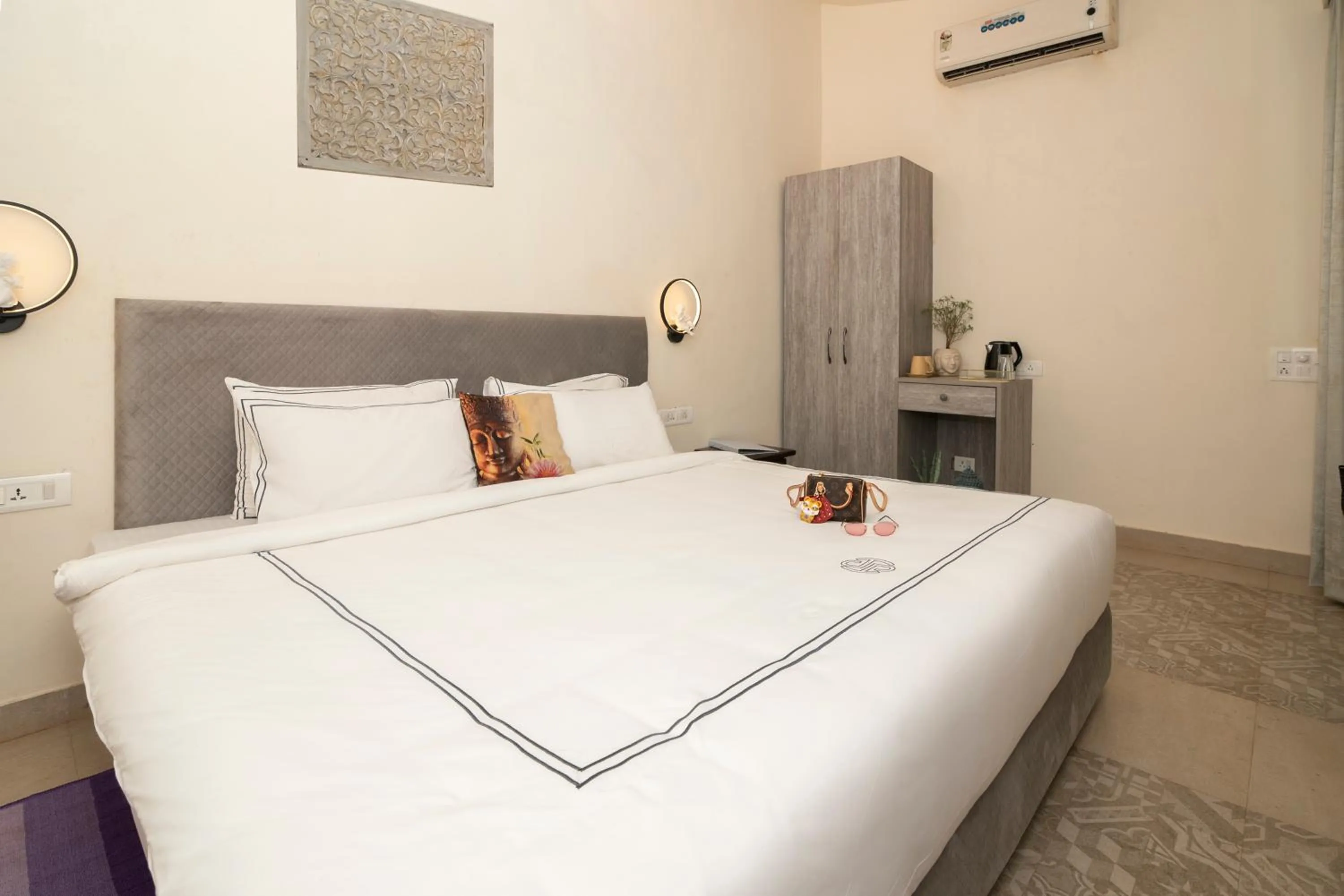 Bed in Sashas Holiday Village