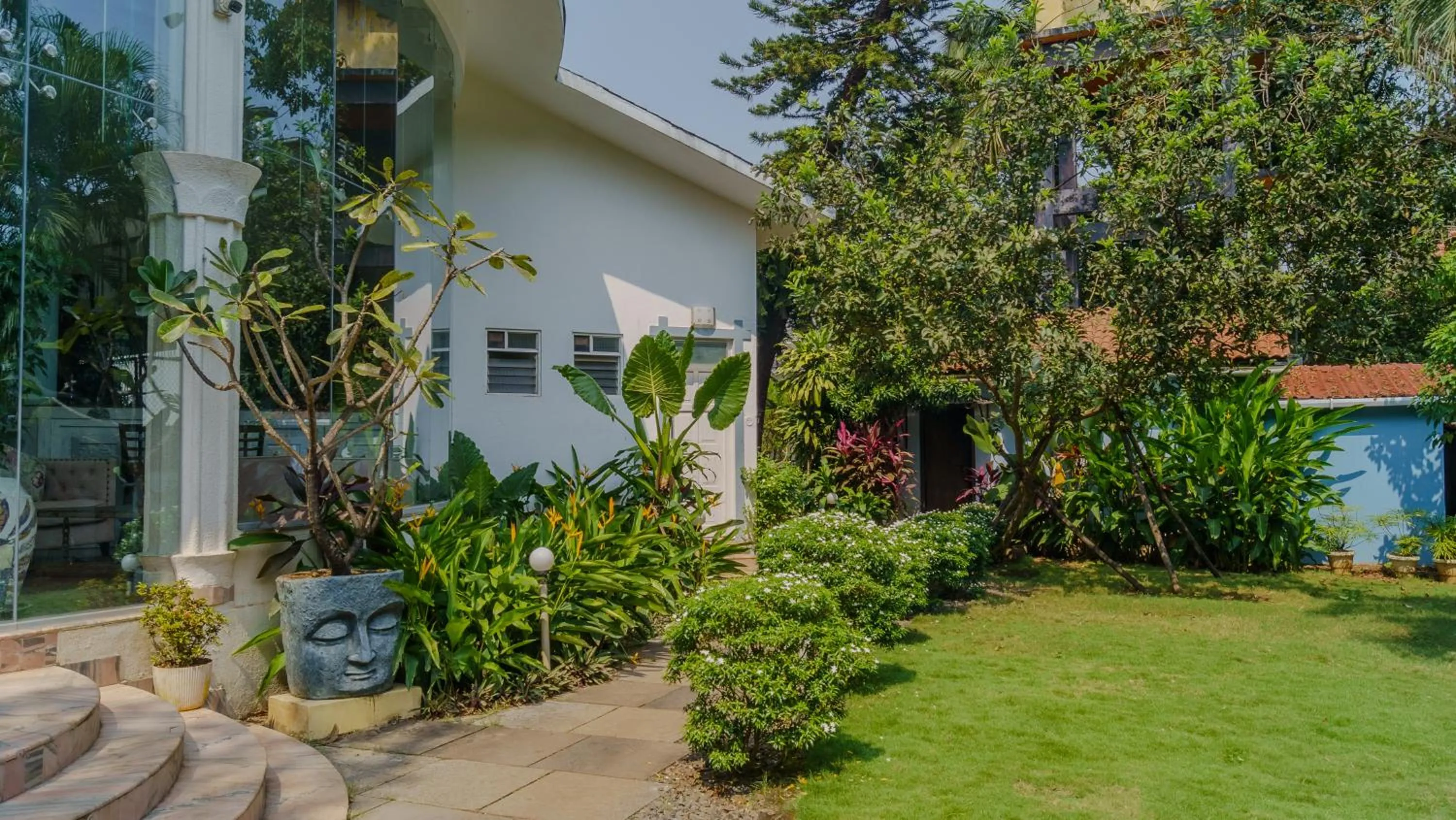 Property building in Sashas Holiday Village