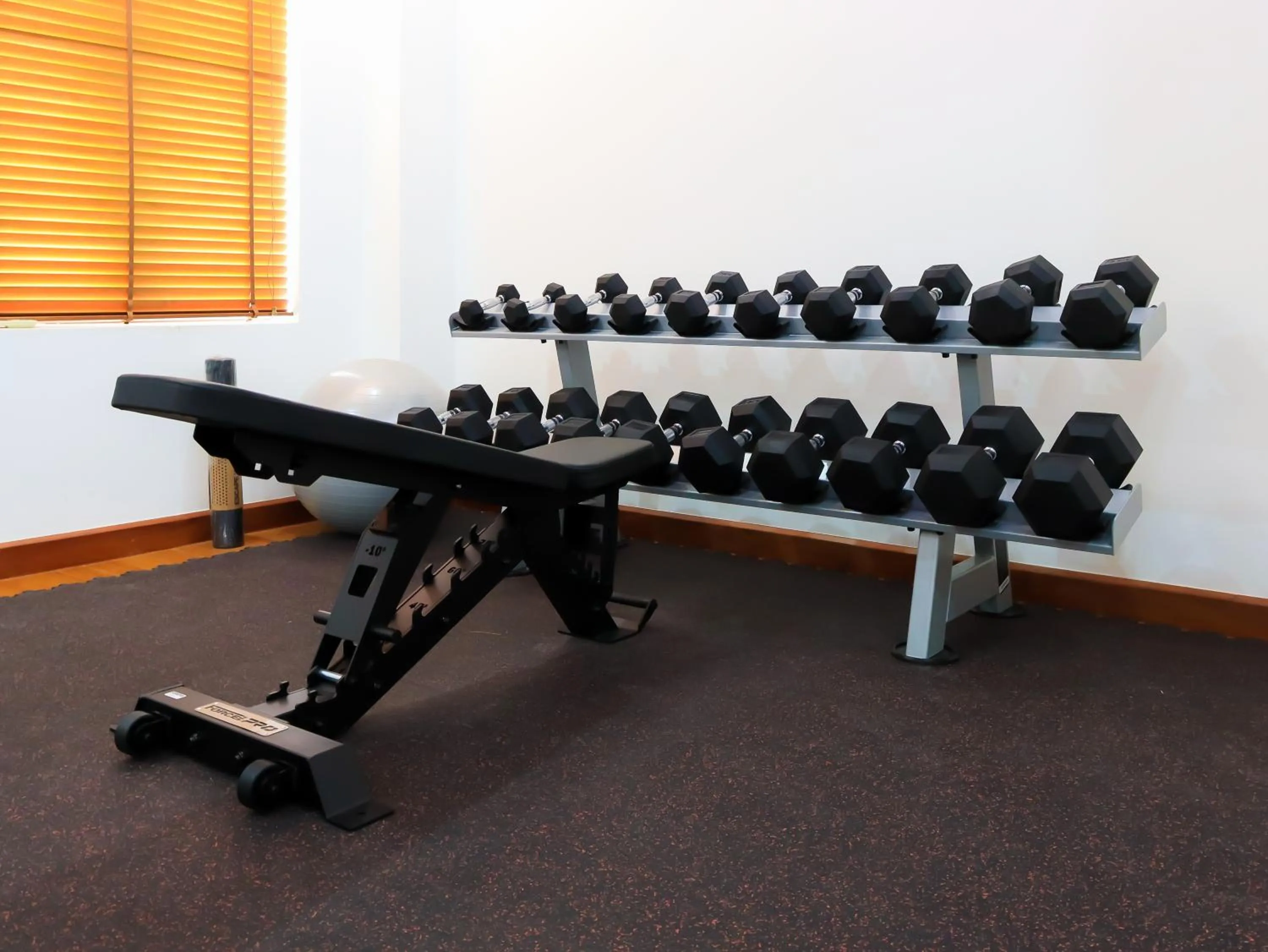 Fitness centre/facilities in Jaya Suites Hotel