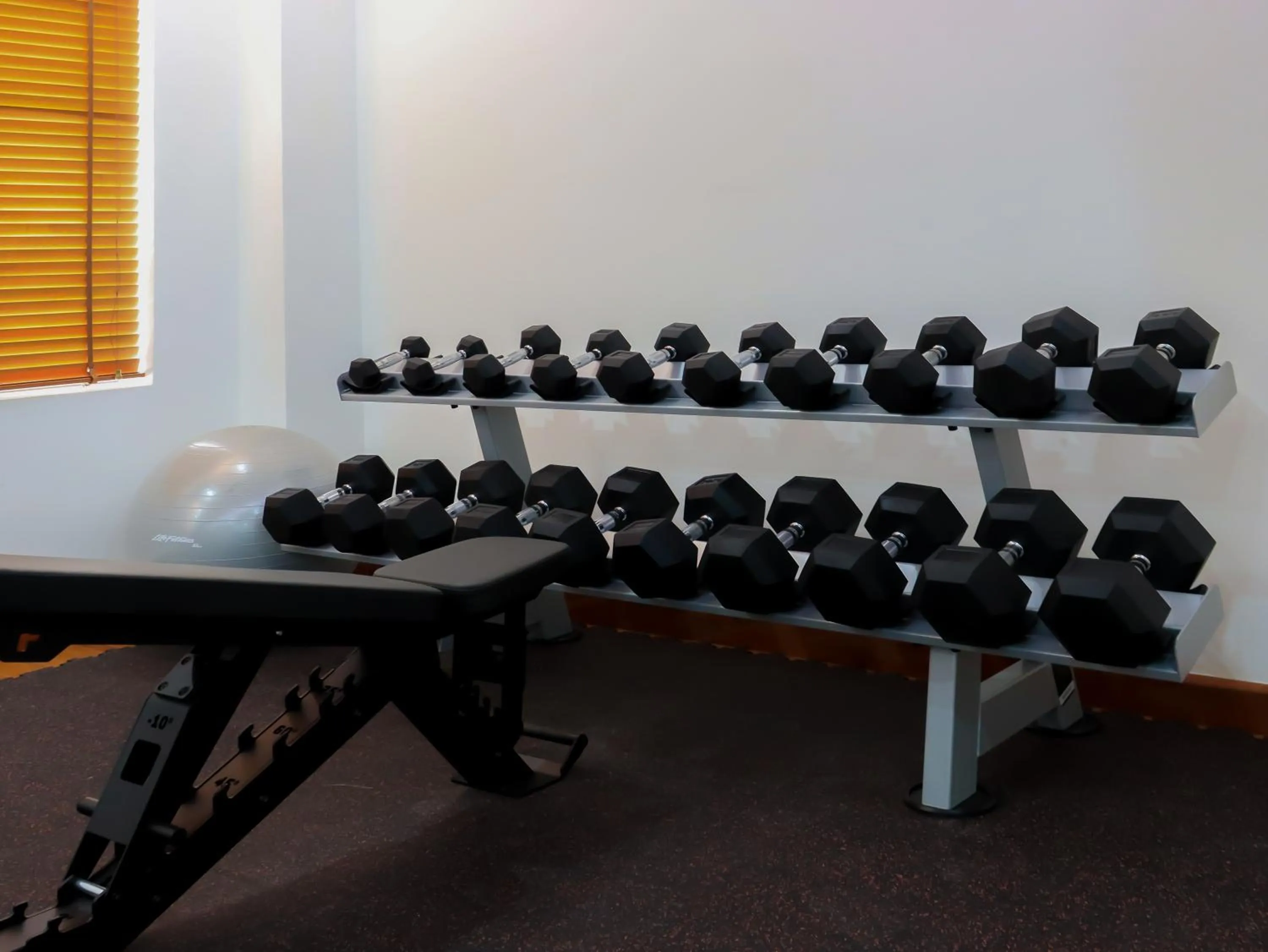 Fitness centre/facilities in Jaya Suites Hotel