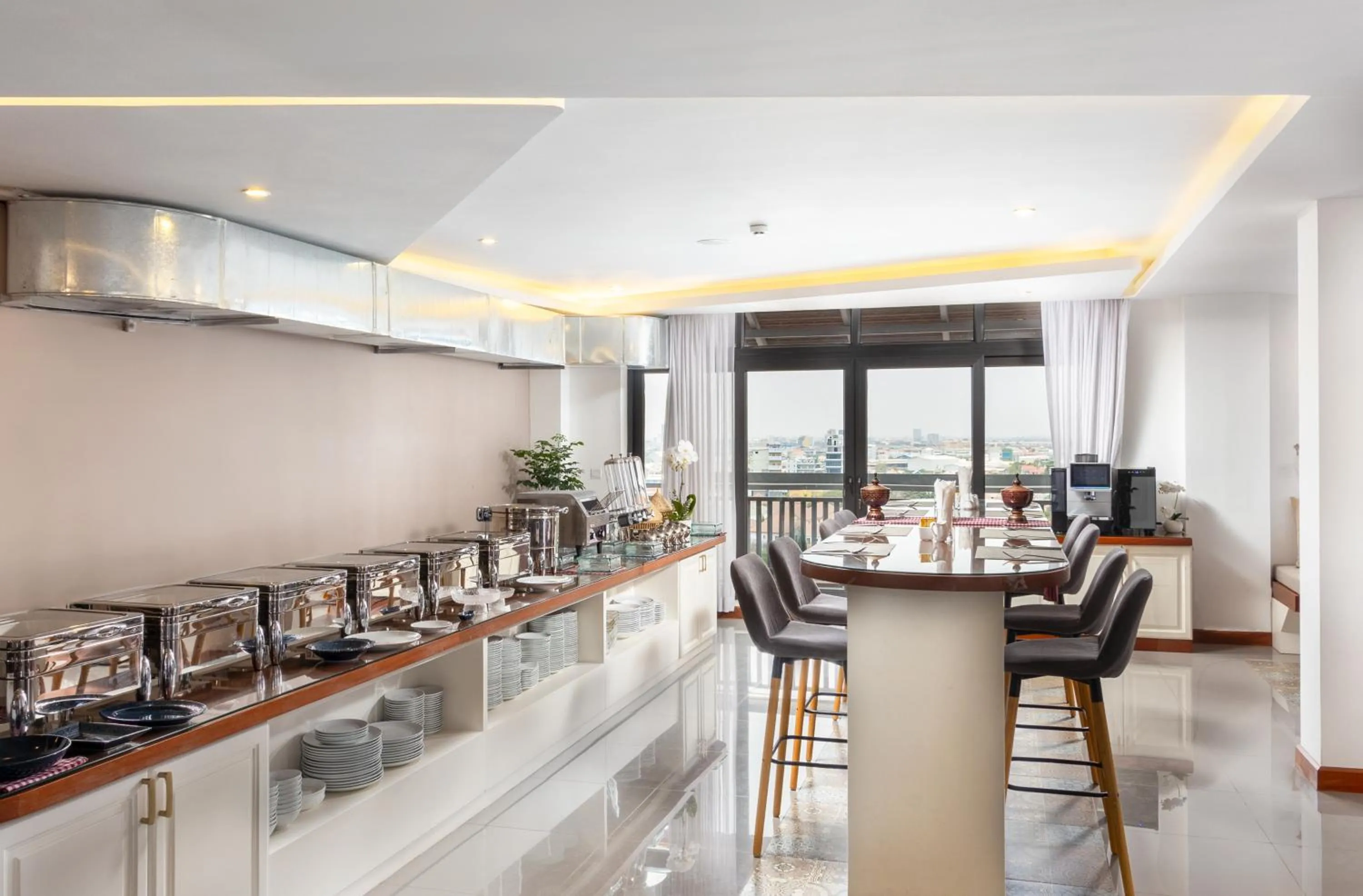 Restaurant/places to eat in Jaya Suites Hotel