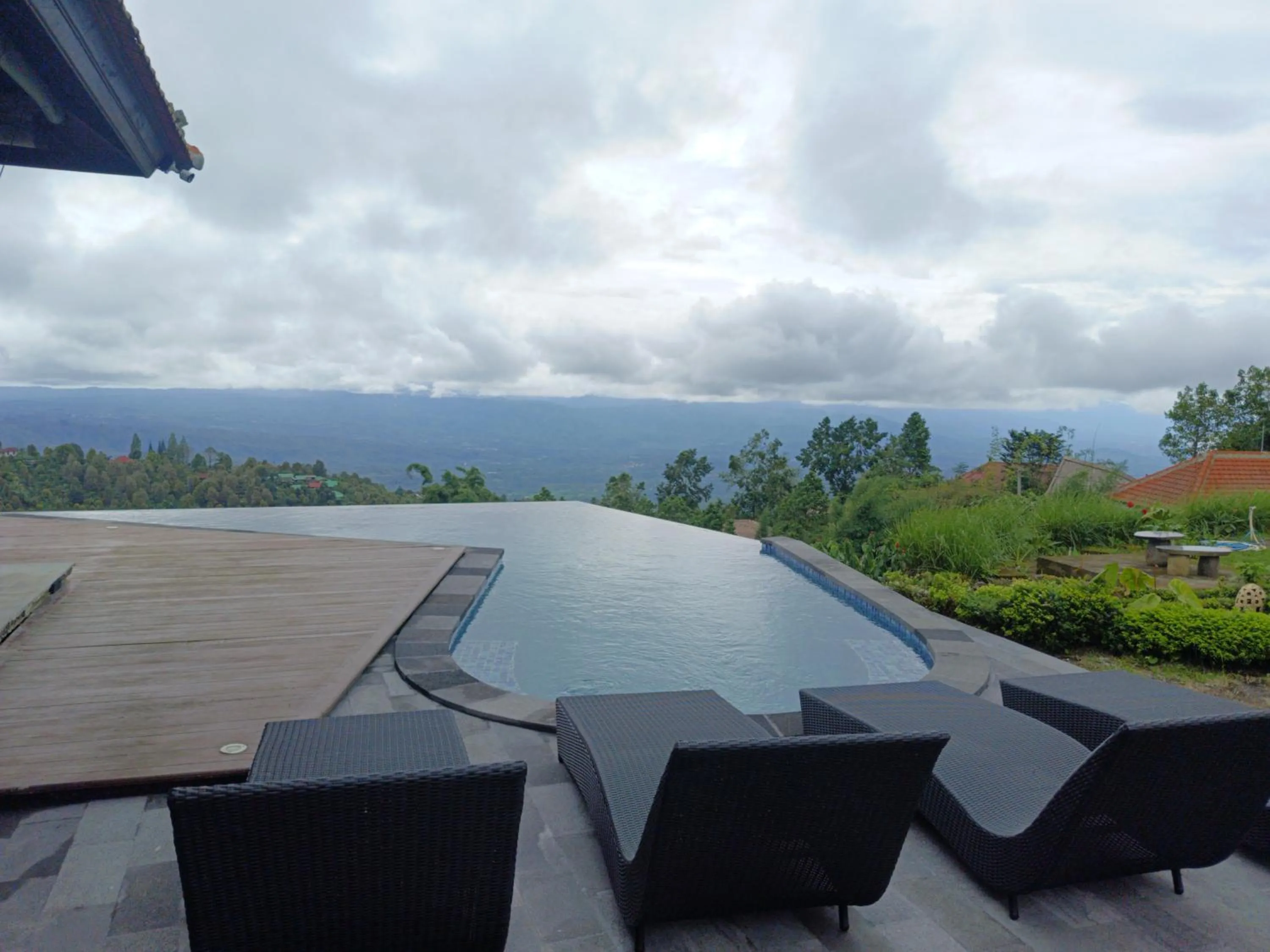 Swimming pool in Munduk Tentrem Resort