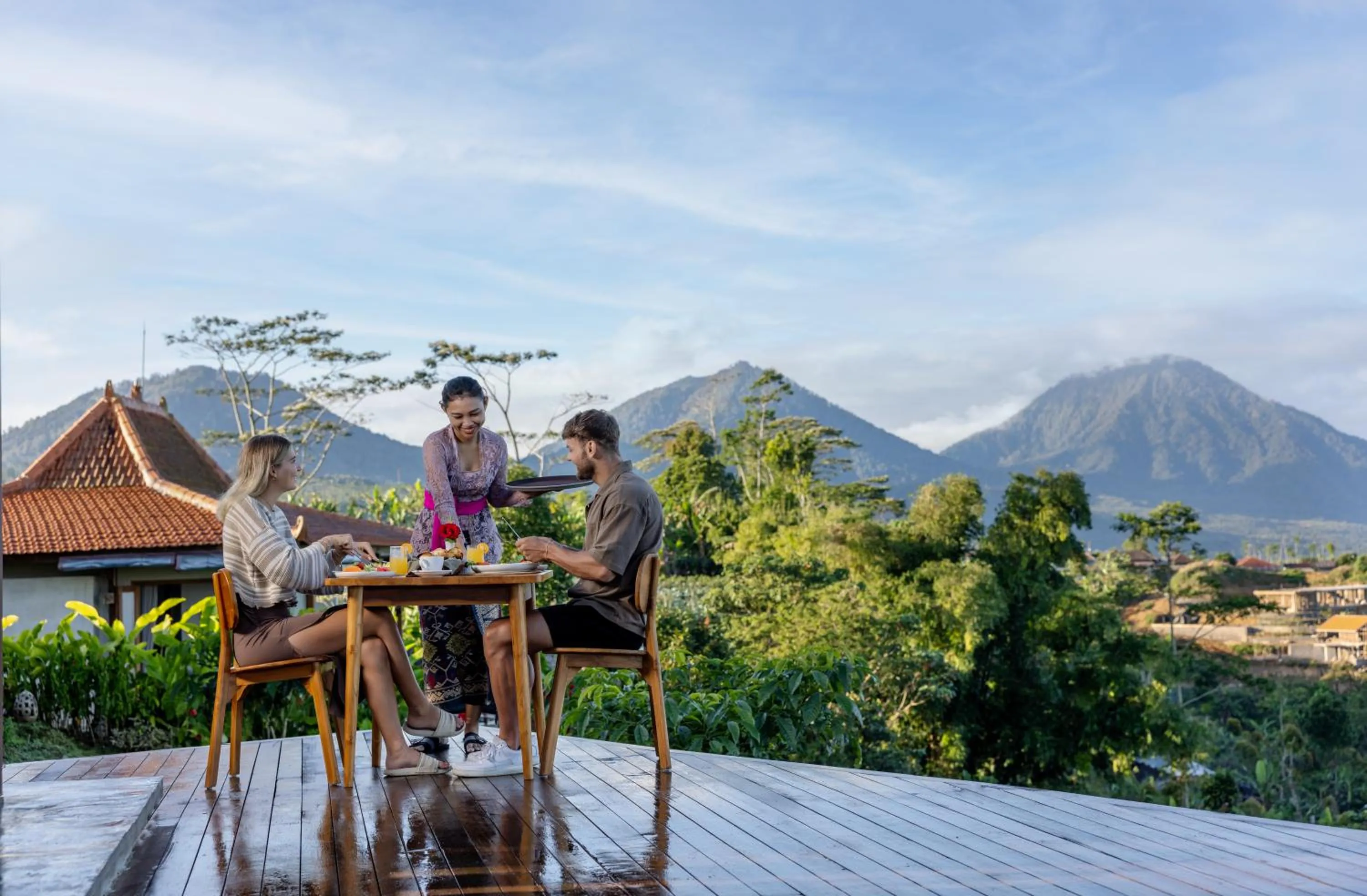 Restaurant/places to eat in Munduk Tentrem Resort