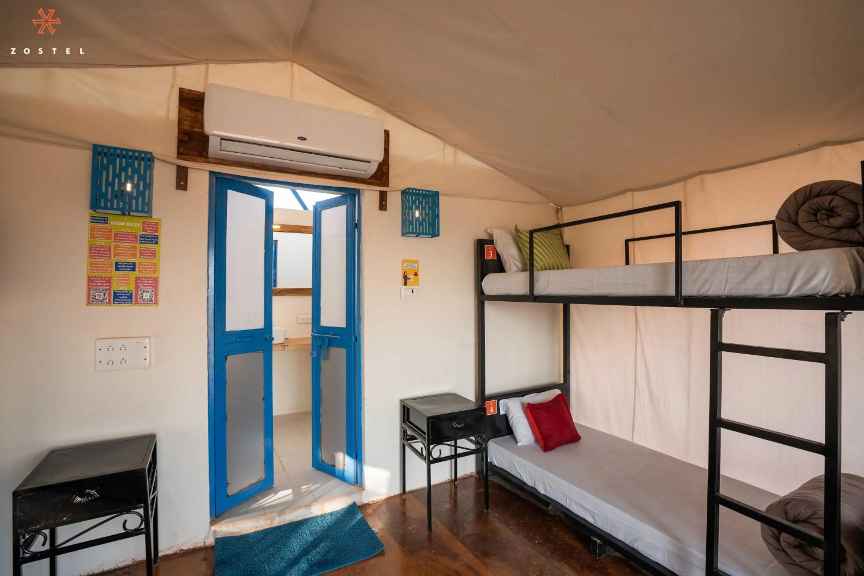 Photo of the whole room, Bed in Zostel Sam Desert (Jaisalmer)