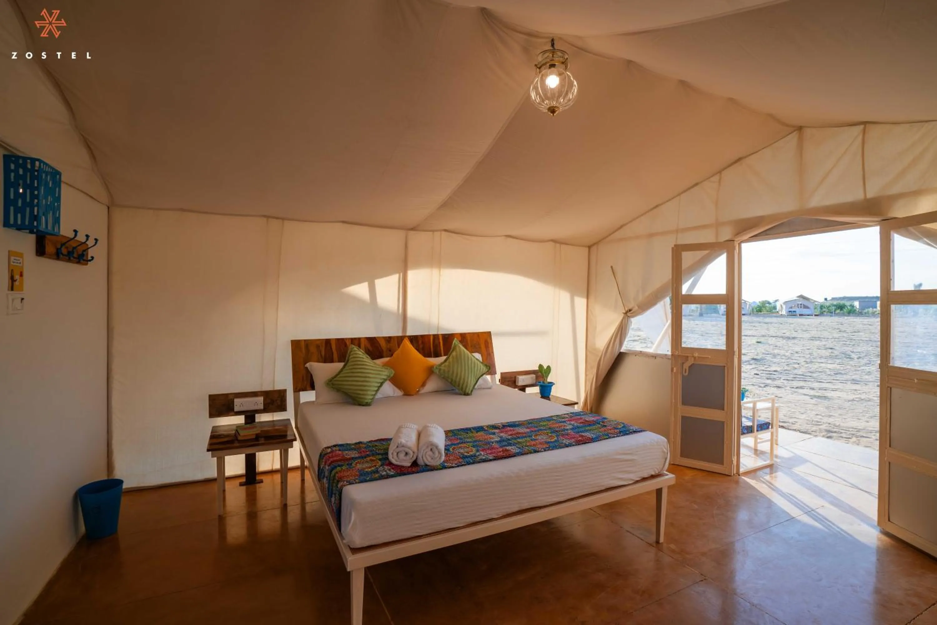 Photo of the whole room in Zostel Sam Desert (Jaisalmer)