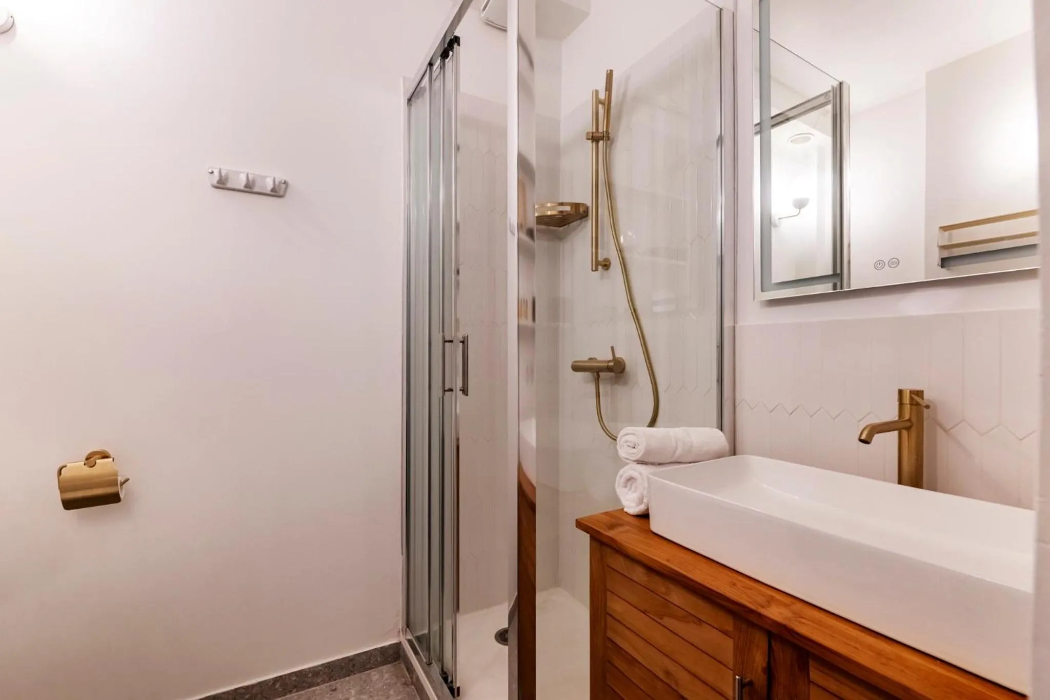 Bathroom in Veeve - Rustic Allure