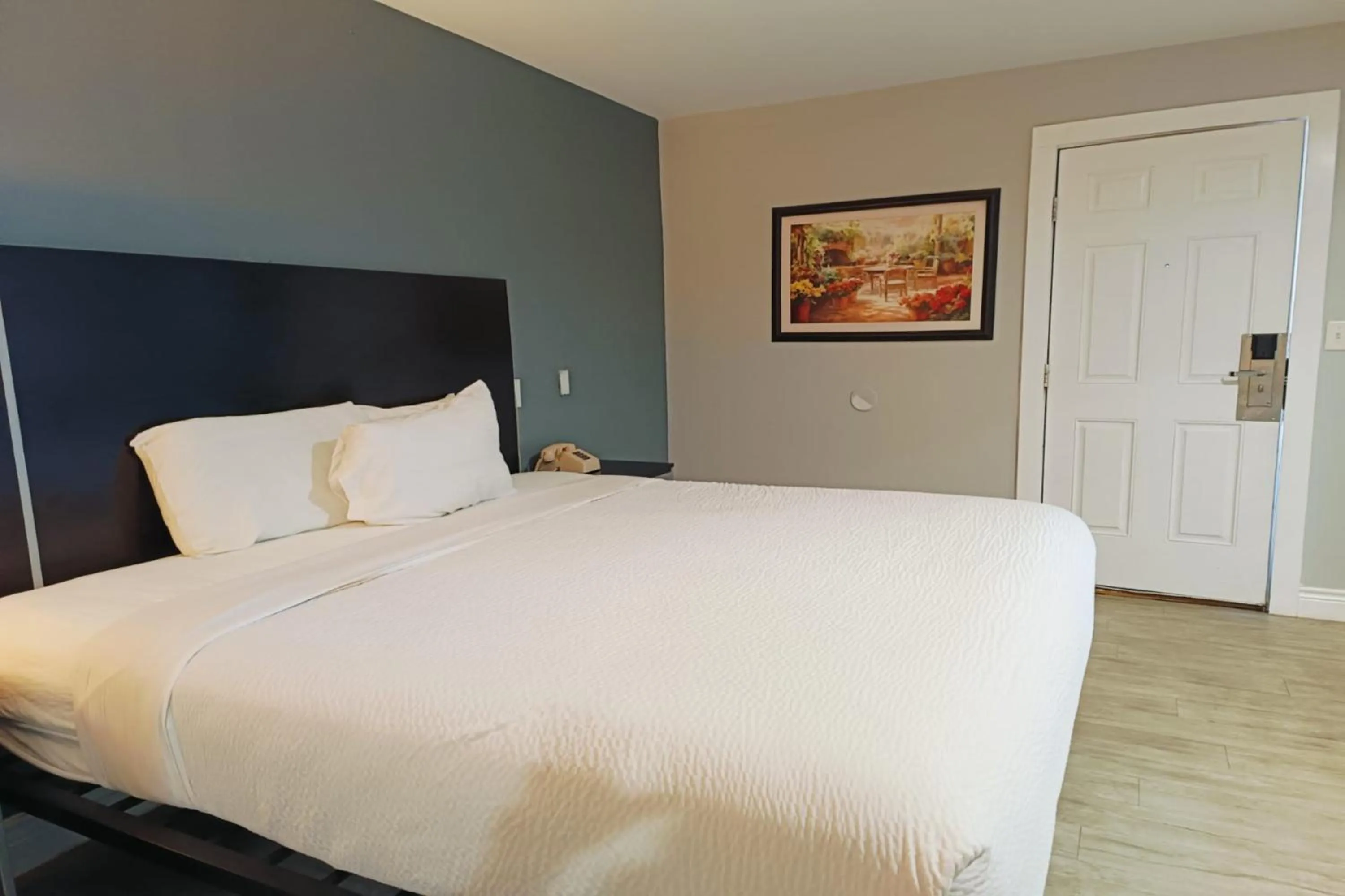 Bedroom, Bed in Village Inn Motel Rockport near Aransas Bay