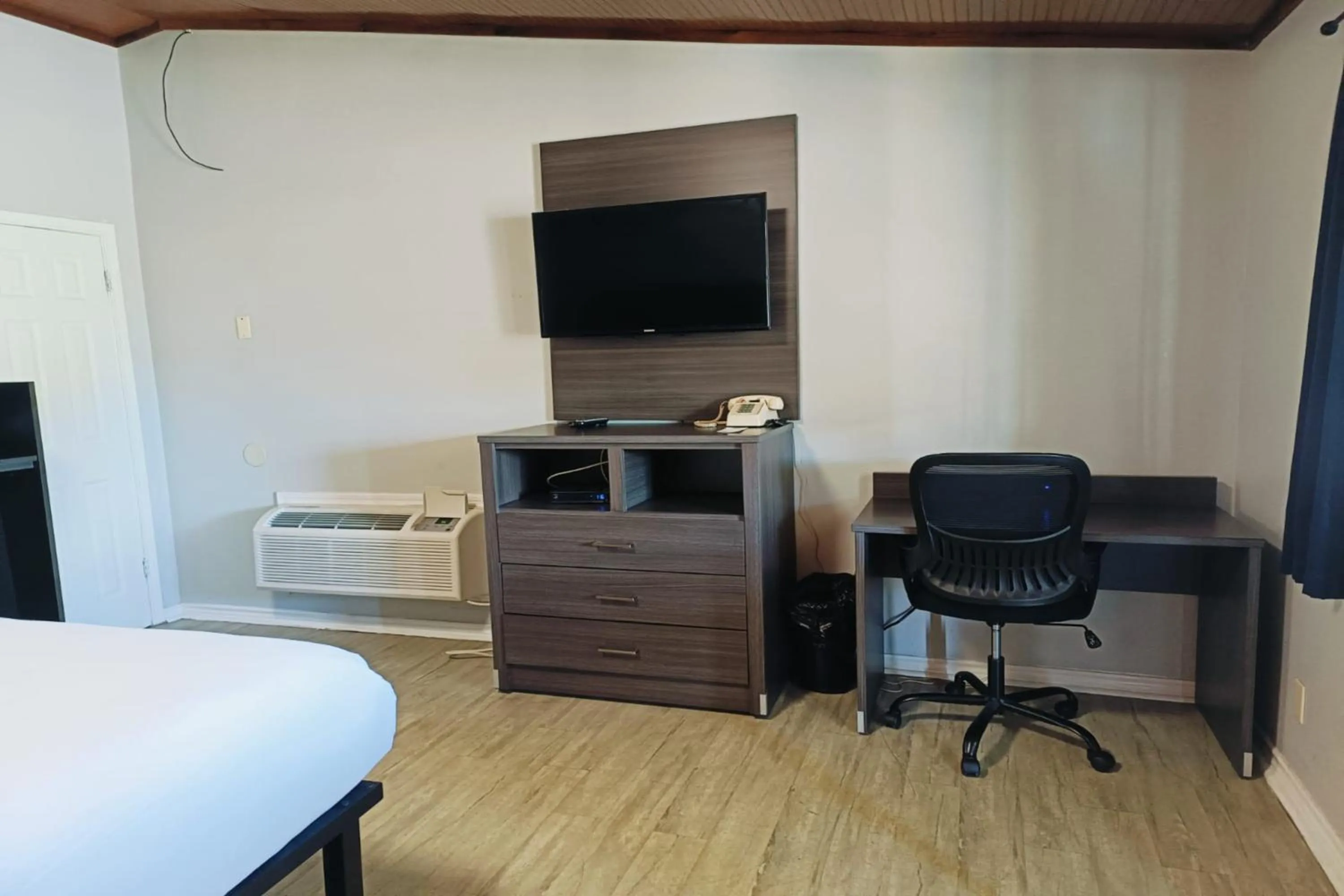Bedroom in Village Inn Motel Rockport near Aransas Bay
