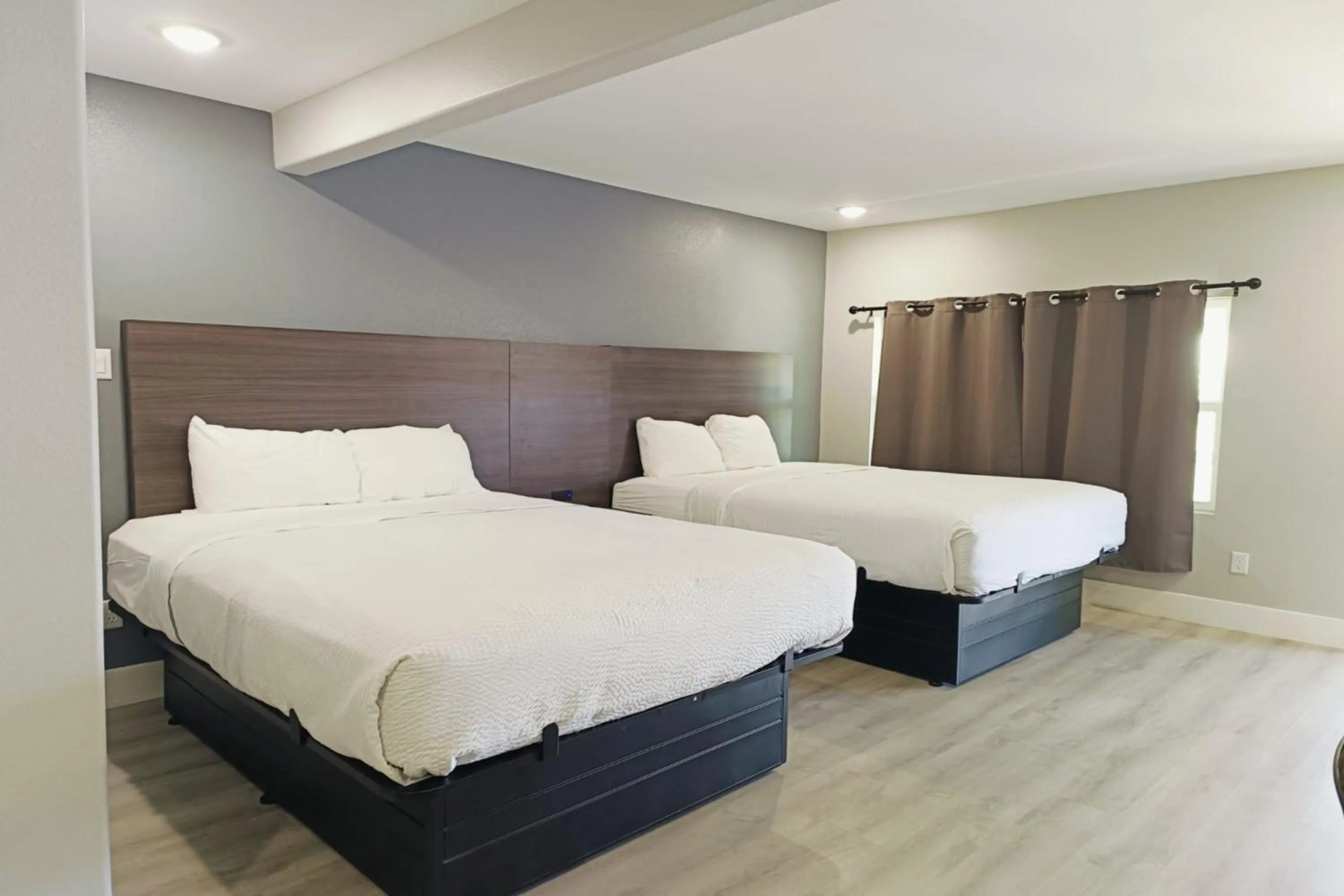 Bedroom, Bed in Village Inn Motel Rockport near Aransas Bay