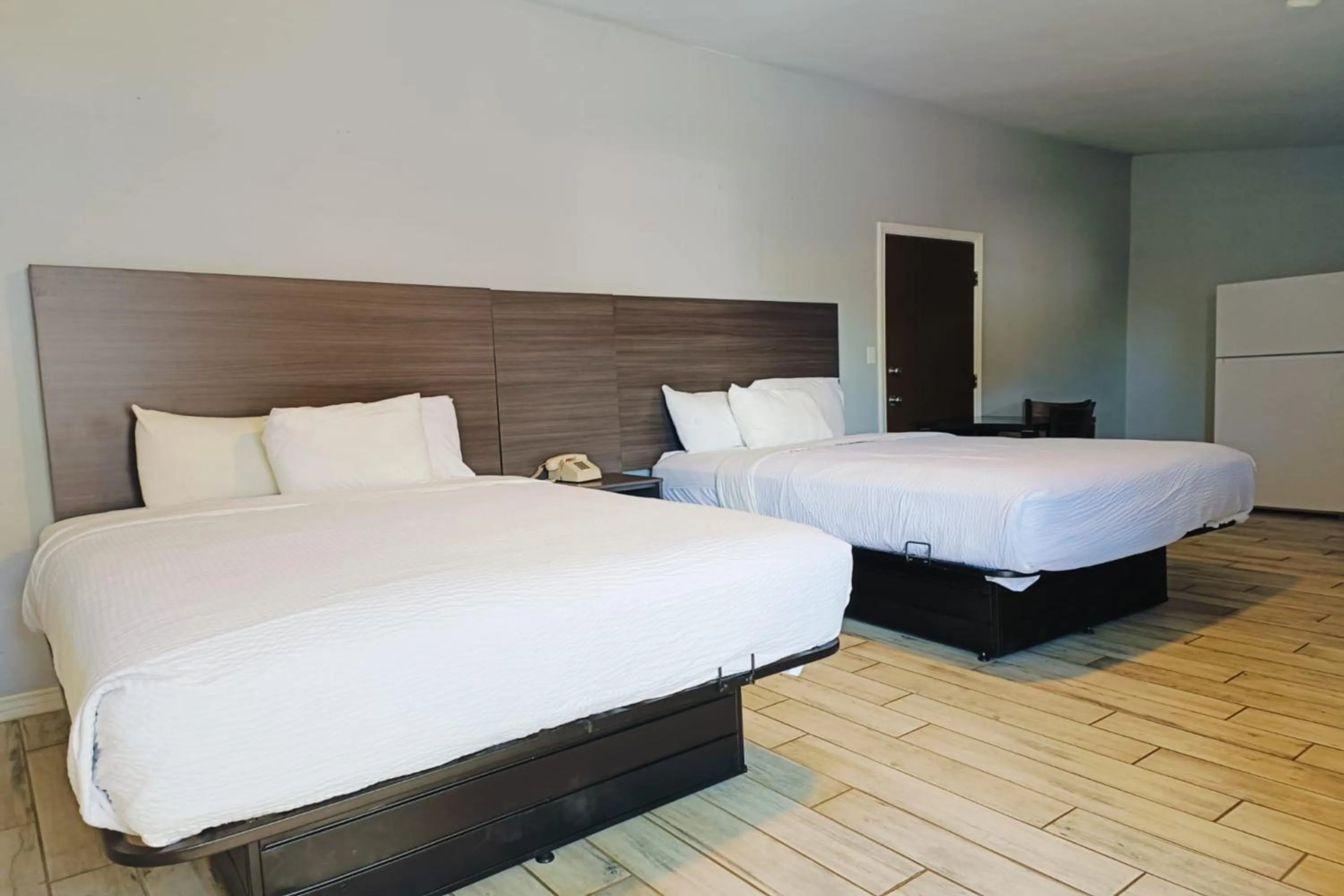 Bedroom, Bed in Village Inn Motel Rockport near Aransas Bay