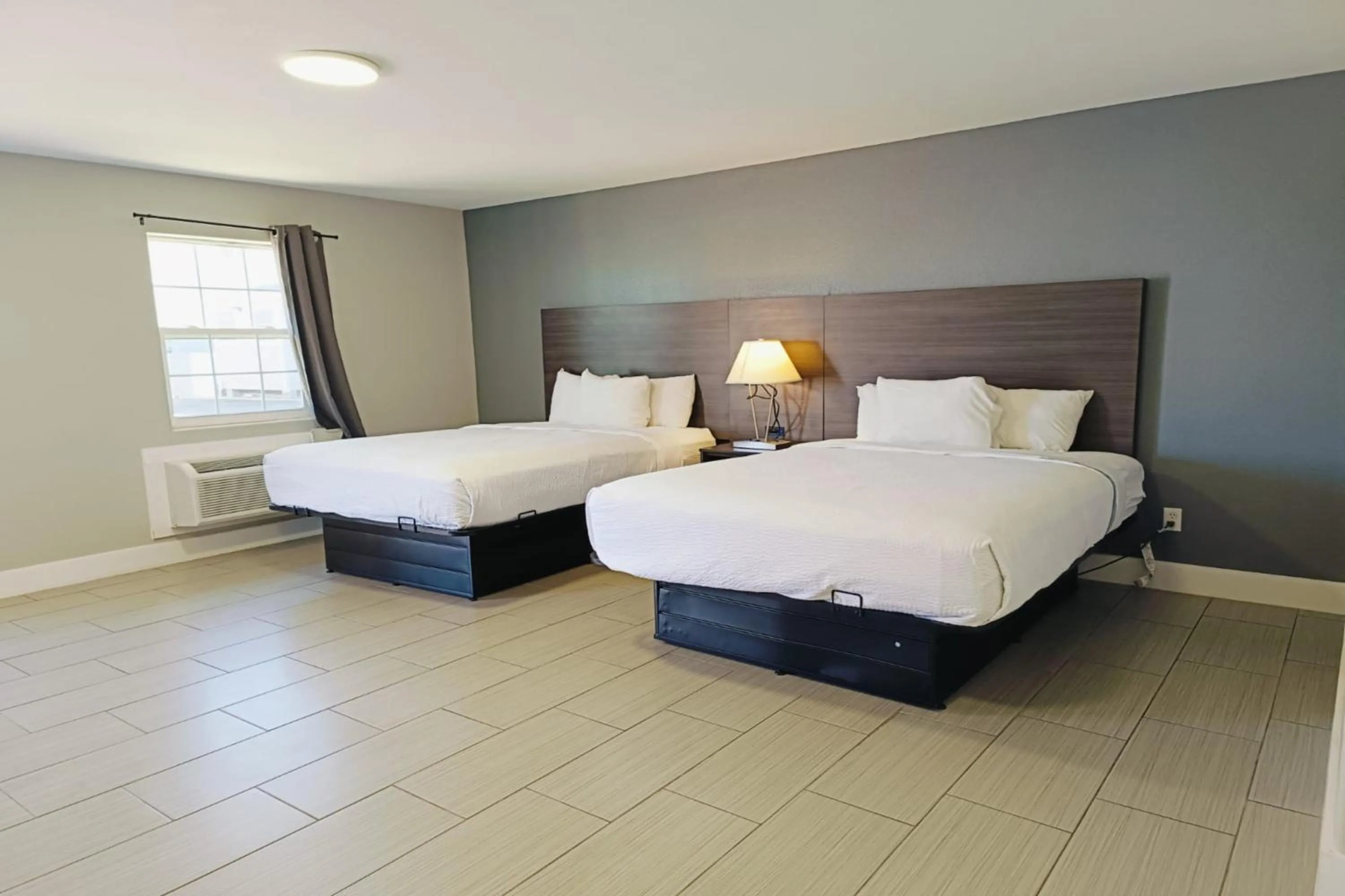 Bedroom, Bed in Village Inn Motel Rockport near Aransas Bay