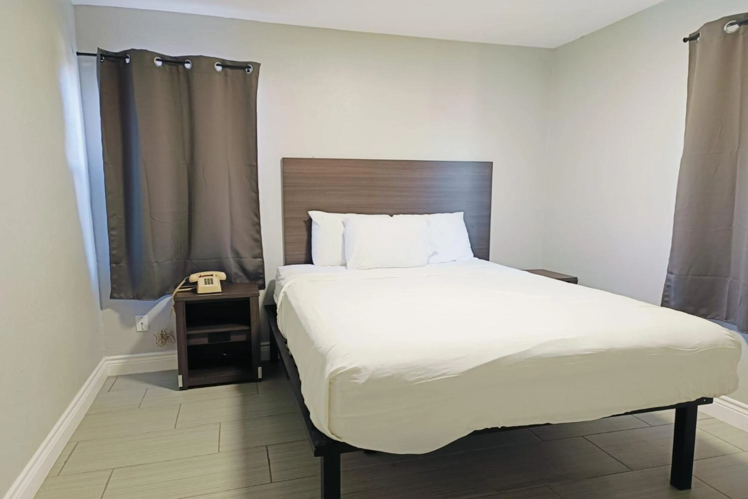 Bedroom, Bed in Village Inn Motel Rockport near Aransas Bay