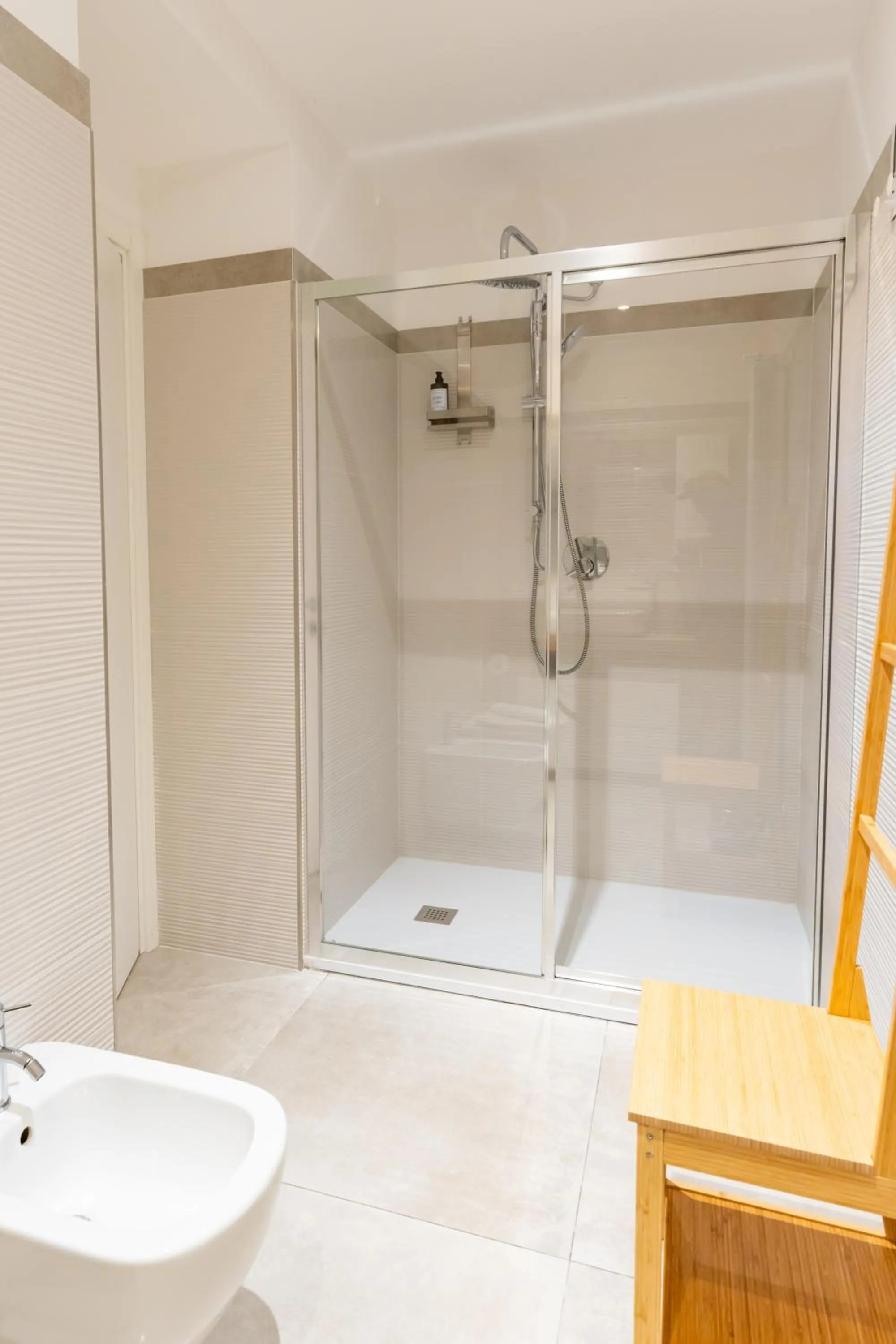 Shower in Villa San Carlo