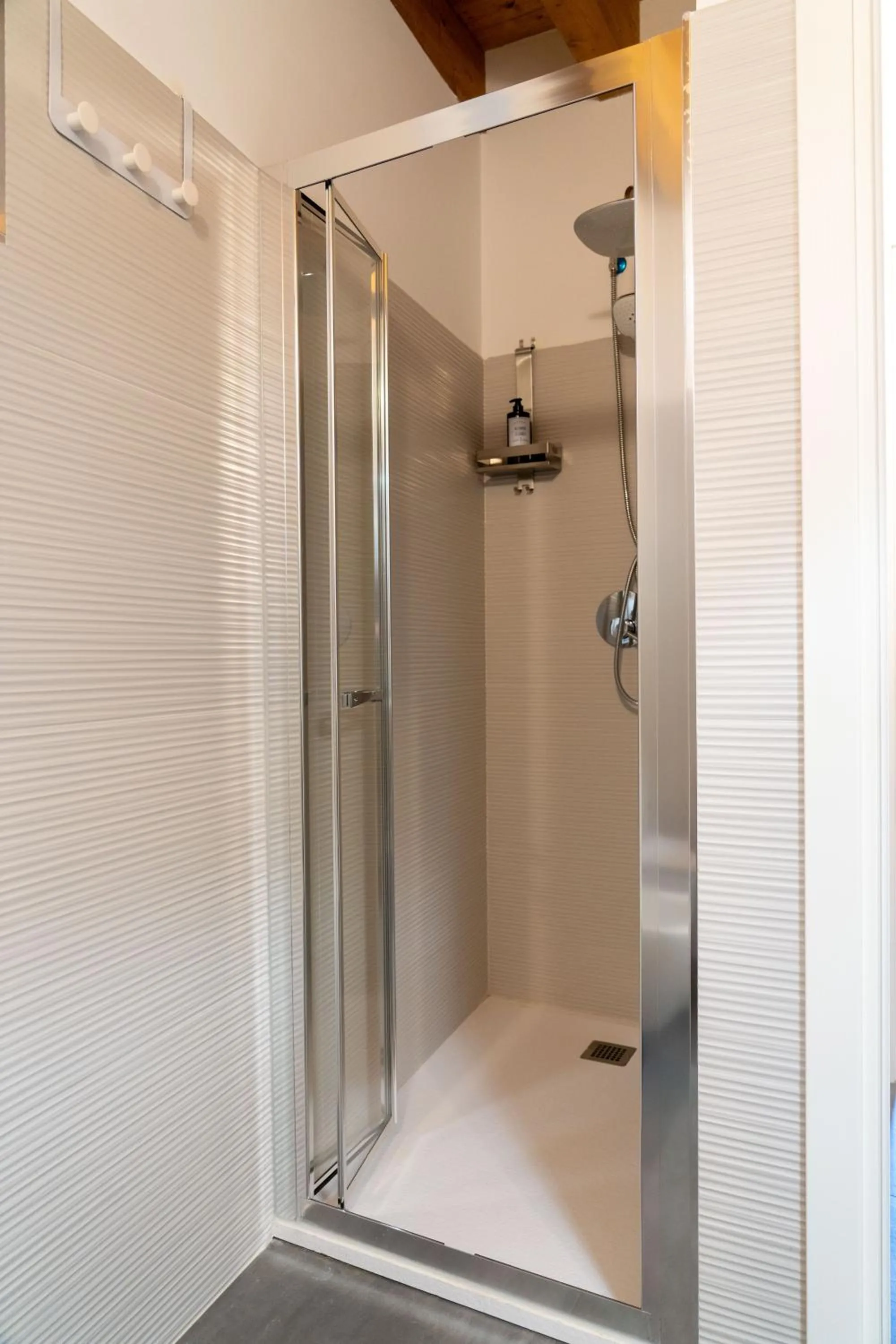 Shower in Villa San Carlo