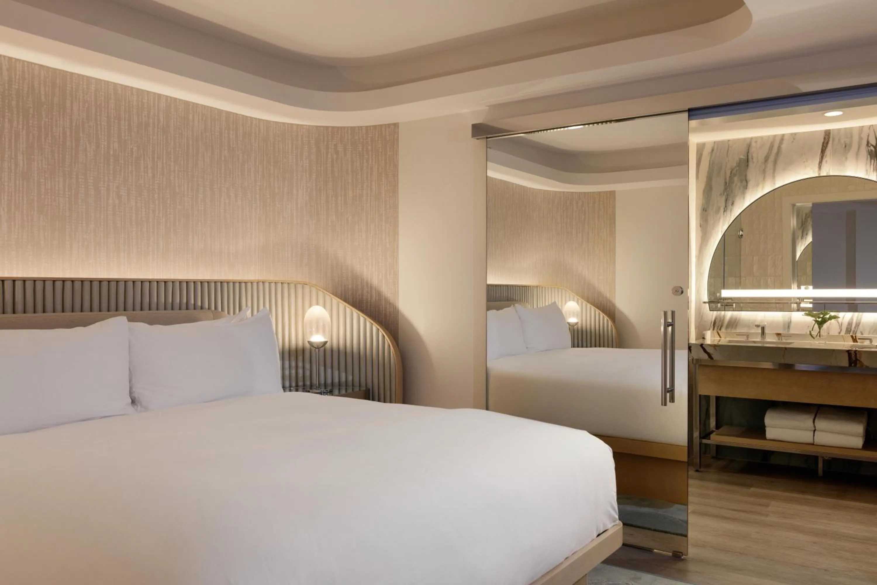 Photo of the whole room, Bed in Andaz Miami Beach, By Hyatt