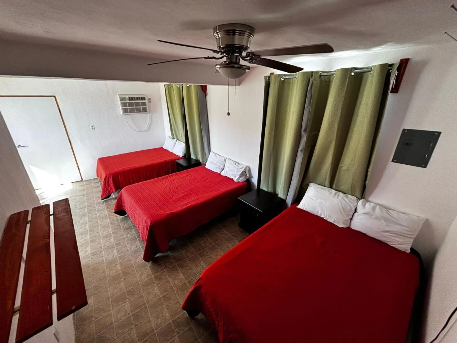 Bedroom, Bed in Whale Hill
