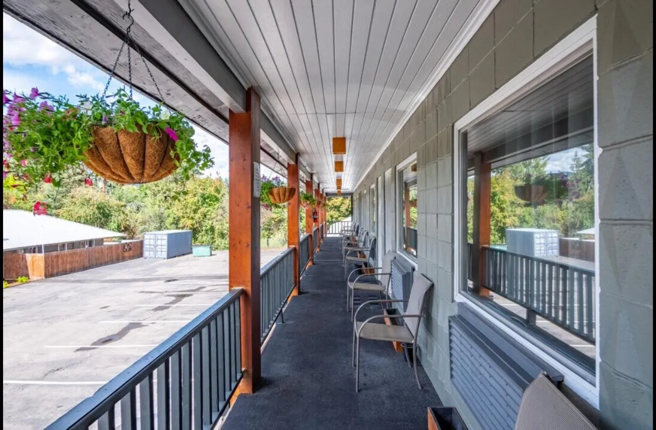 Patio in Sandman Motel
