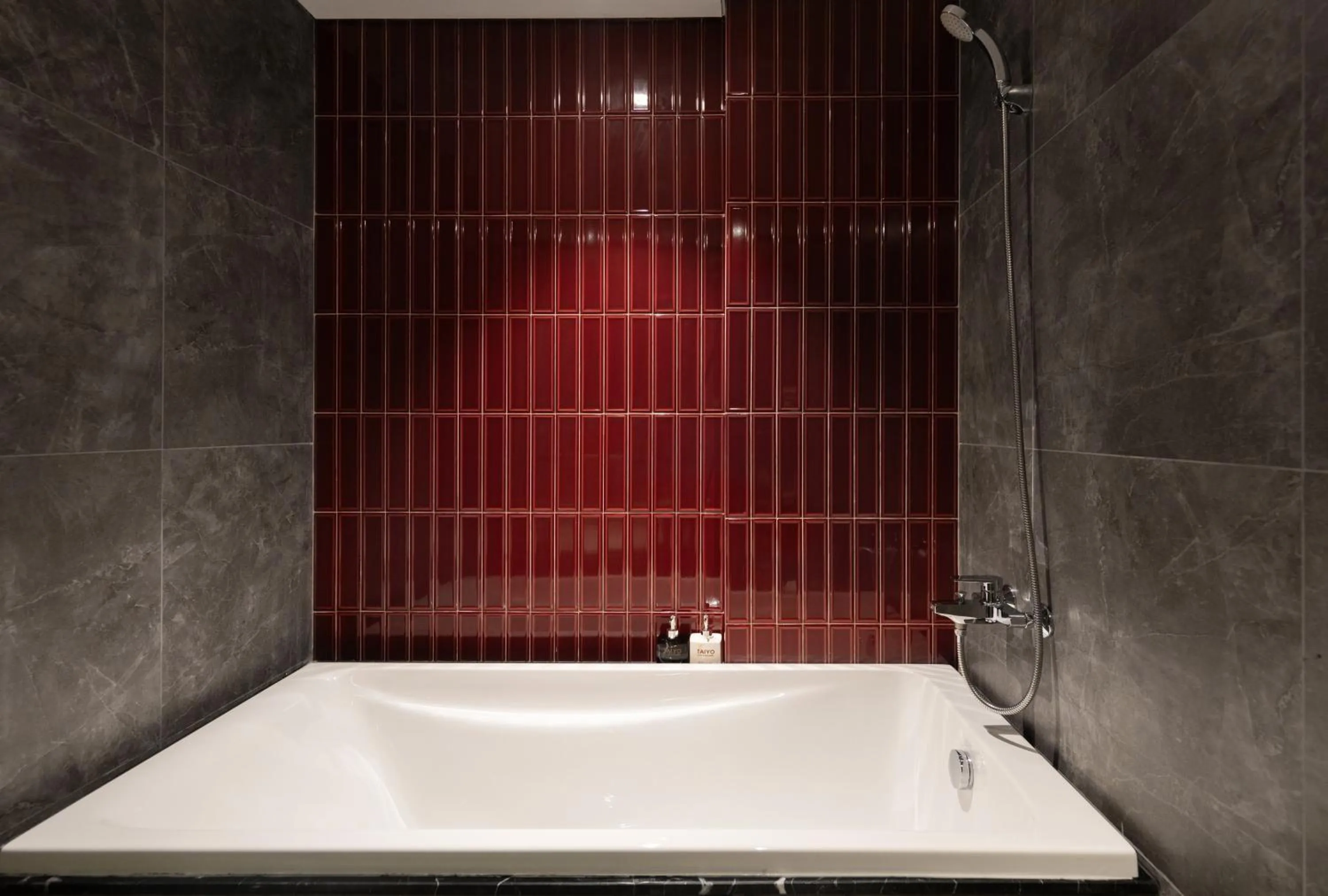 Shower in Taiyo Hotel & Apartment