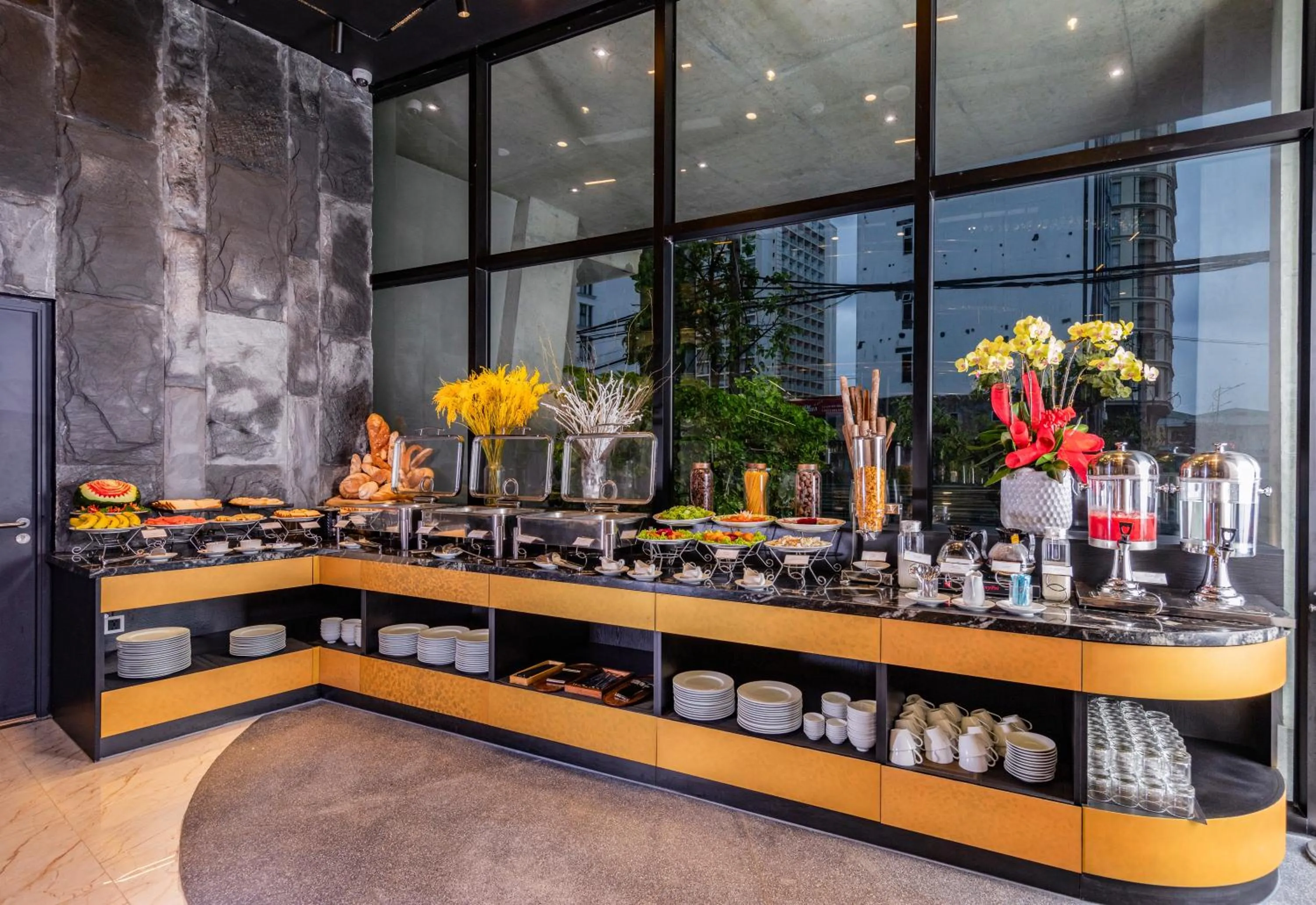 Food and drinks in Taiyo Hotel & Apartment