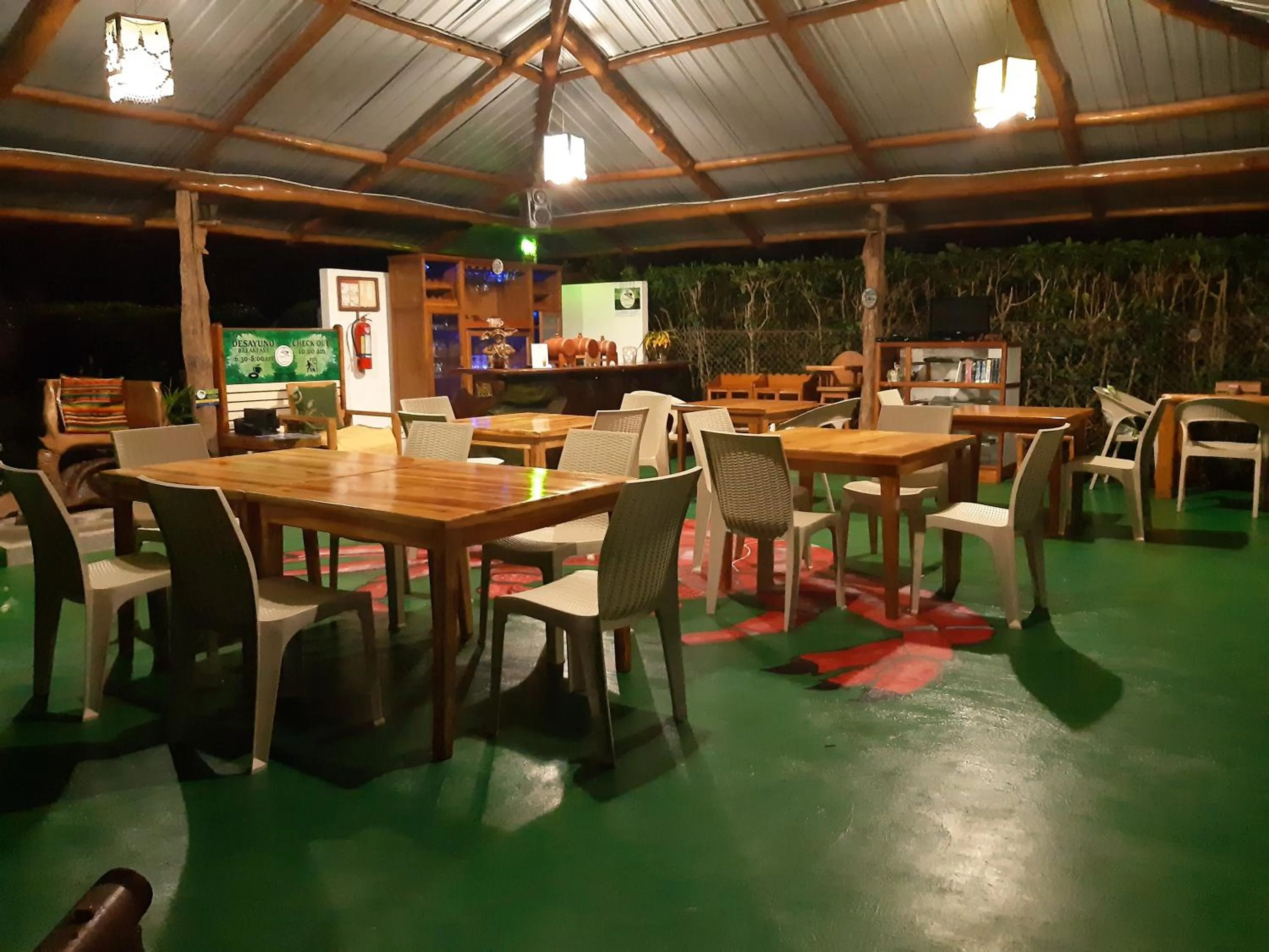 Restaurant/places to eat in Suymar Ecolodge Galapagos