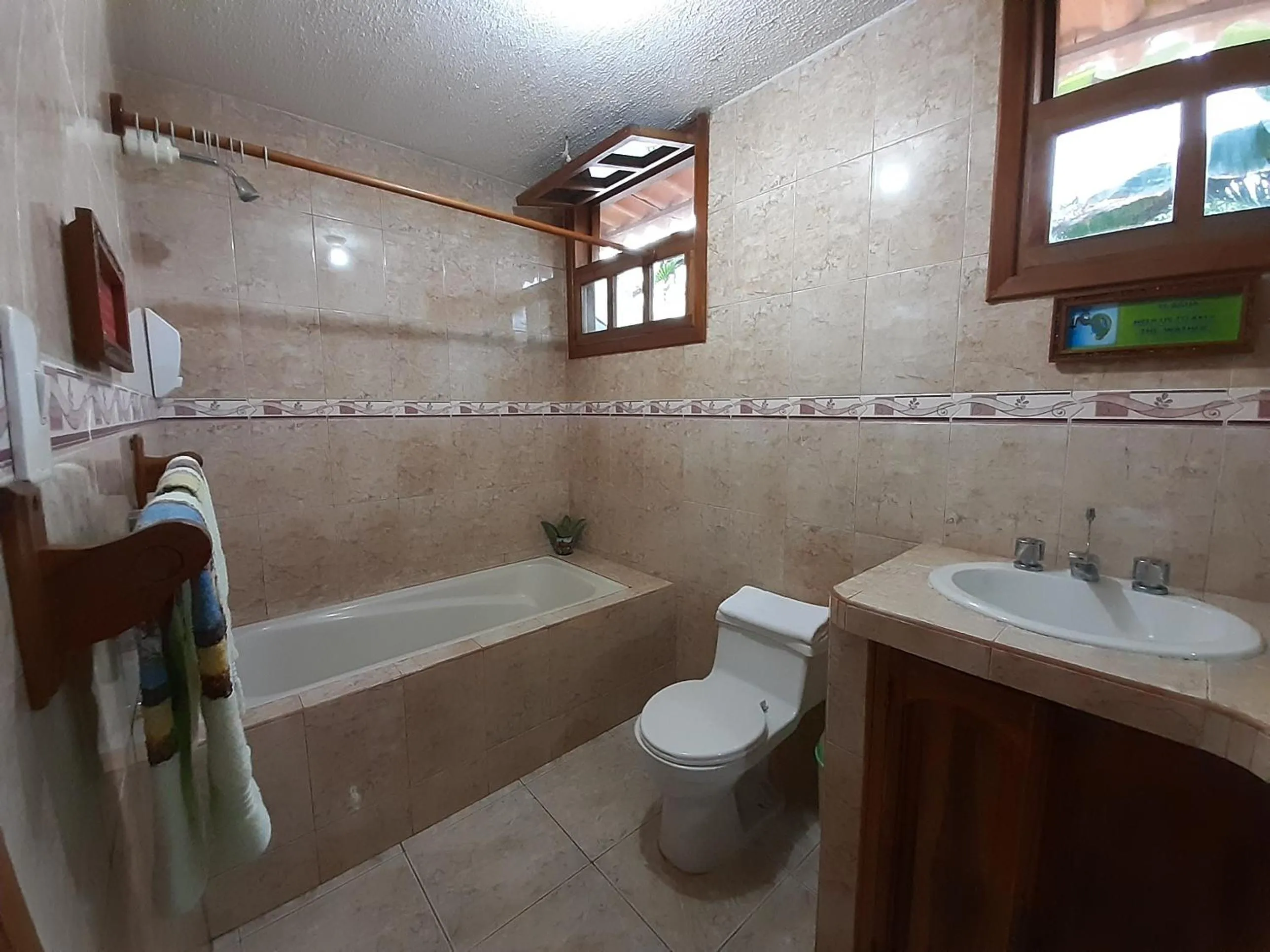 Bathroom in Suymar Ecolodge Galapagos