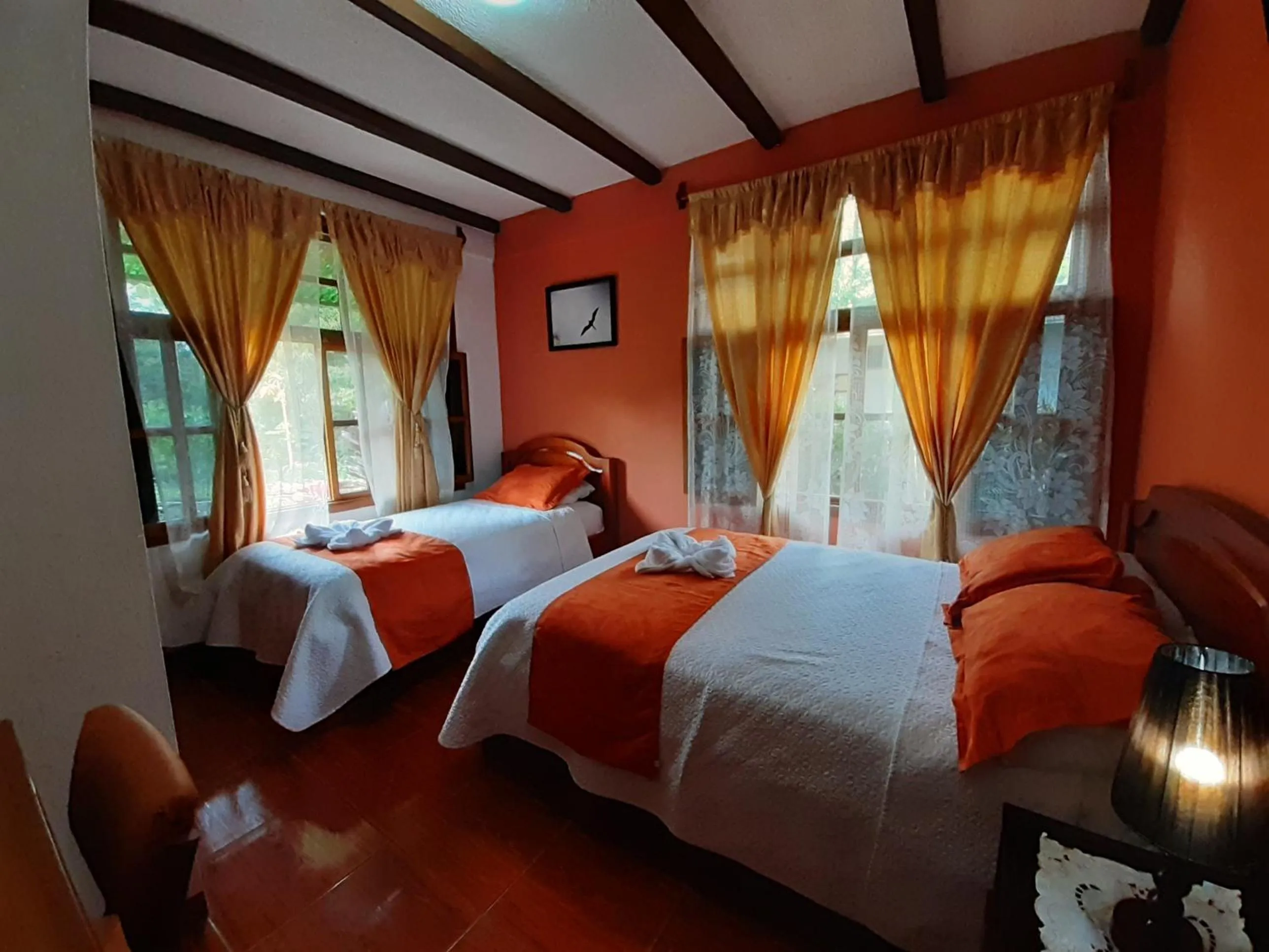 Bed in Suymar Ecolodge Galapagos