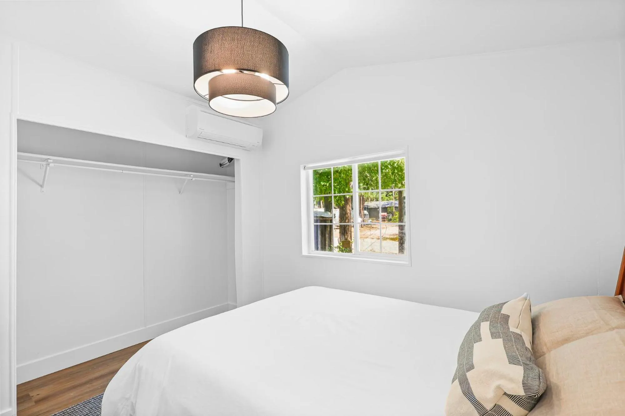 Bed in Cave Springs Resort