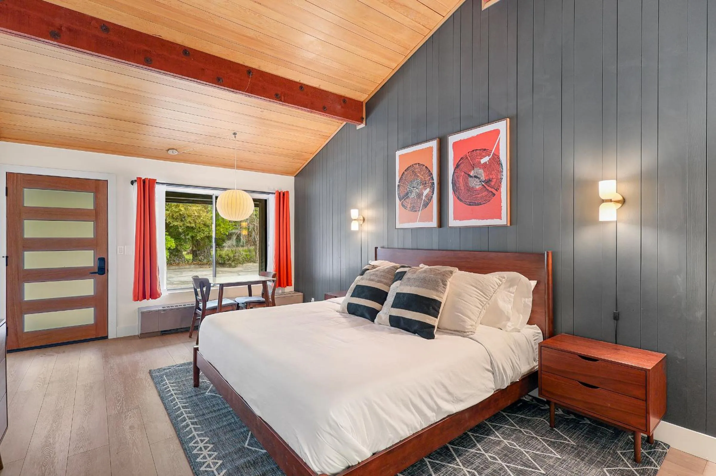 Bed in Cave Springs Resort