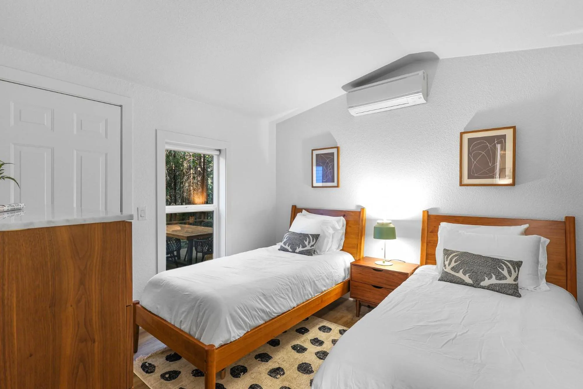 Bed in Cave Springs Resort