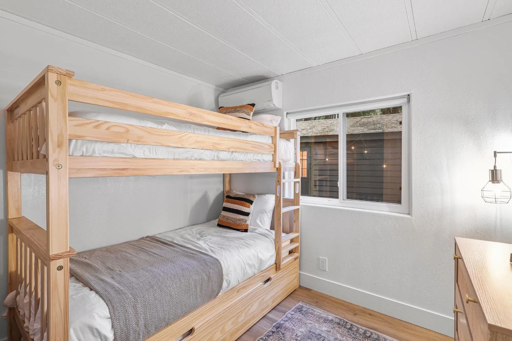 Bed in Cave Springs Resort