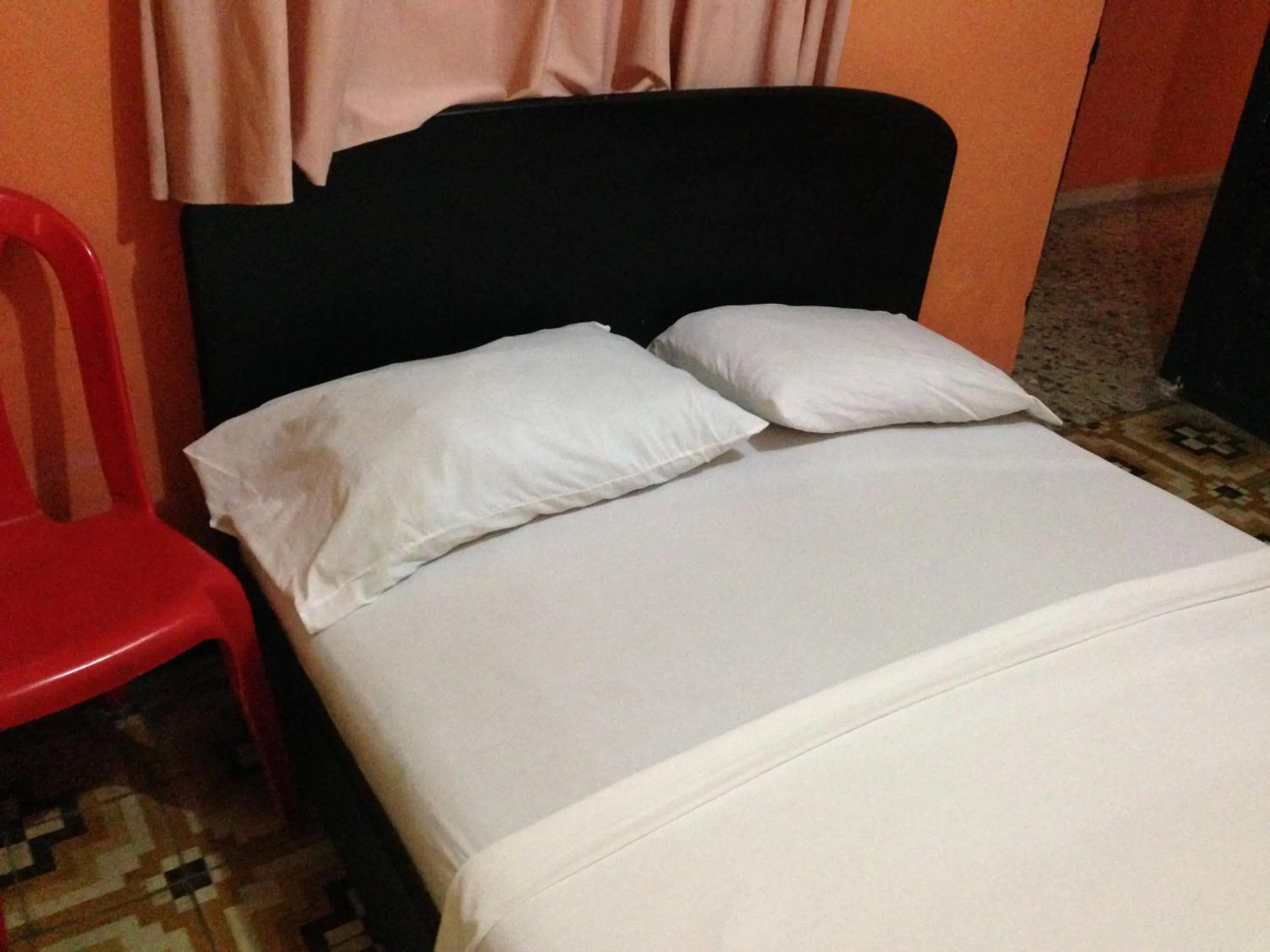 Bed in Hotel El Diamante CA