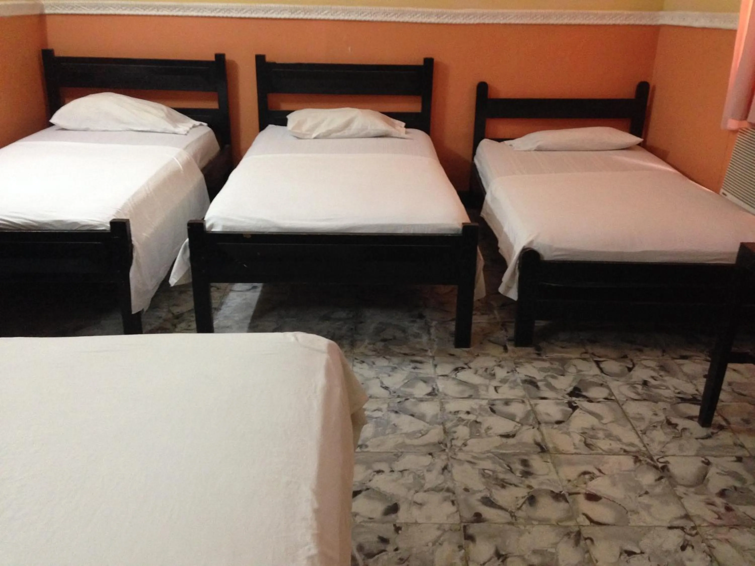 Bed in Hotel El Diamante CA