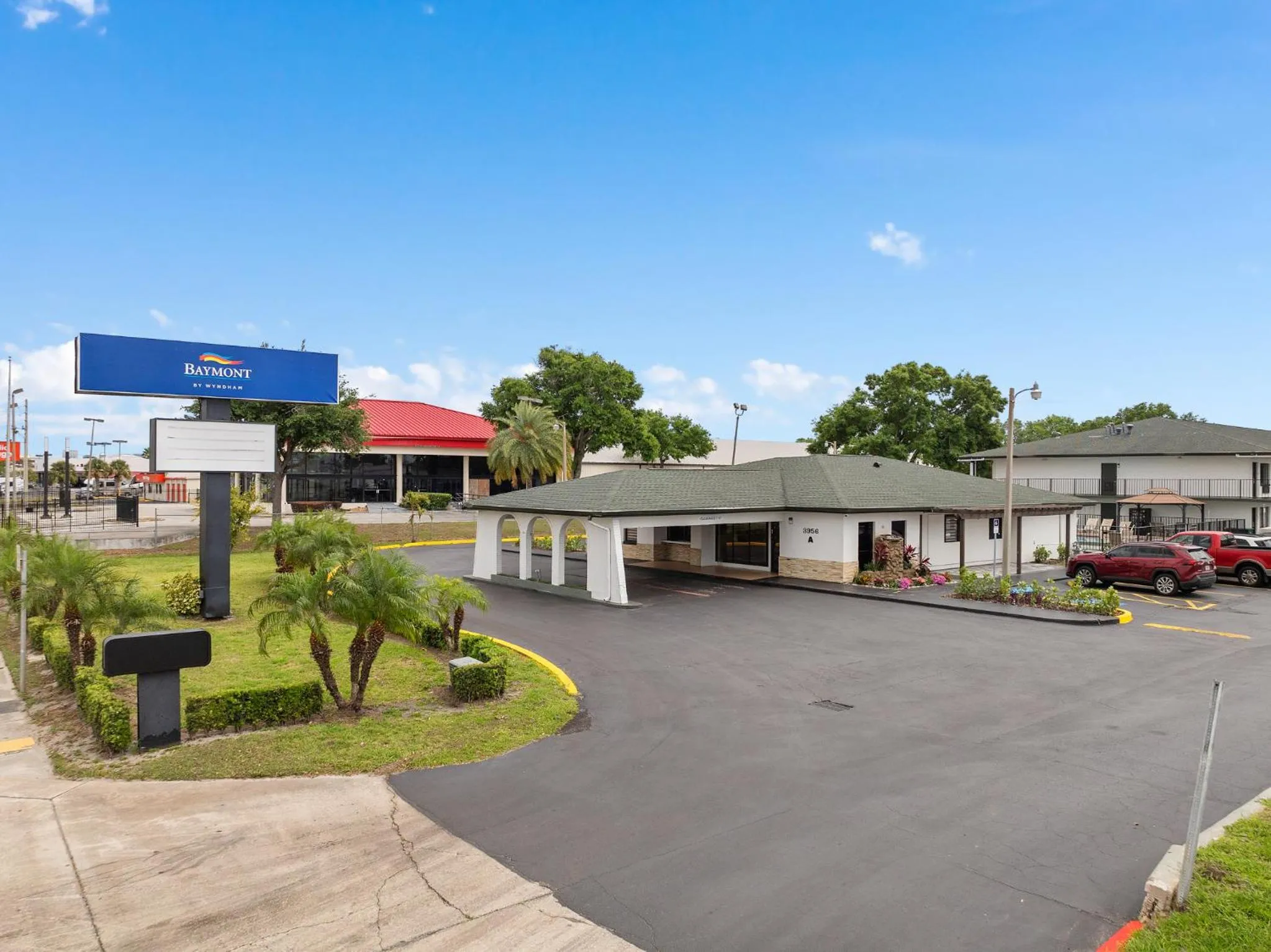 Property building in Baymont by Wyndham Orlando Downtown