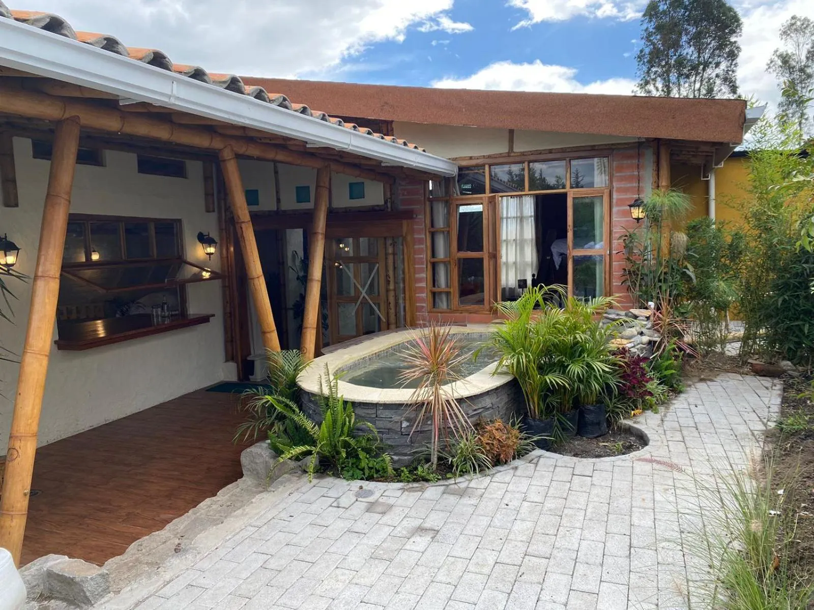 Hot Tub in Hostería Colibri Aeropuerto