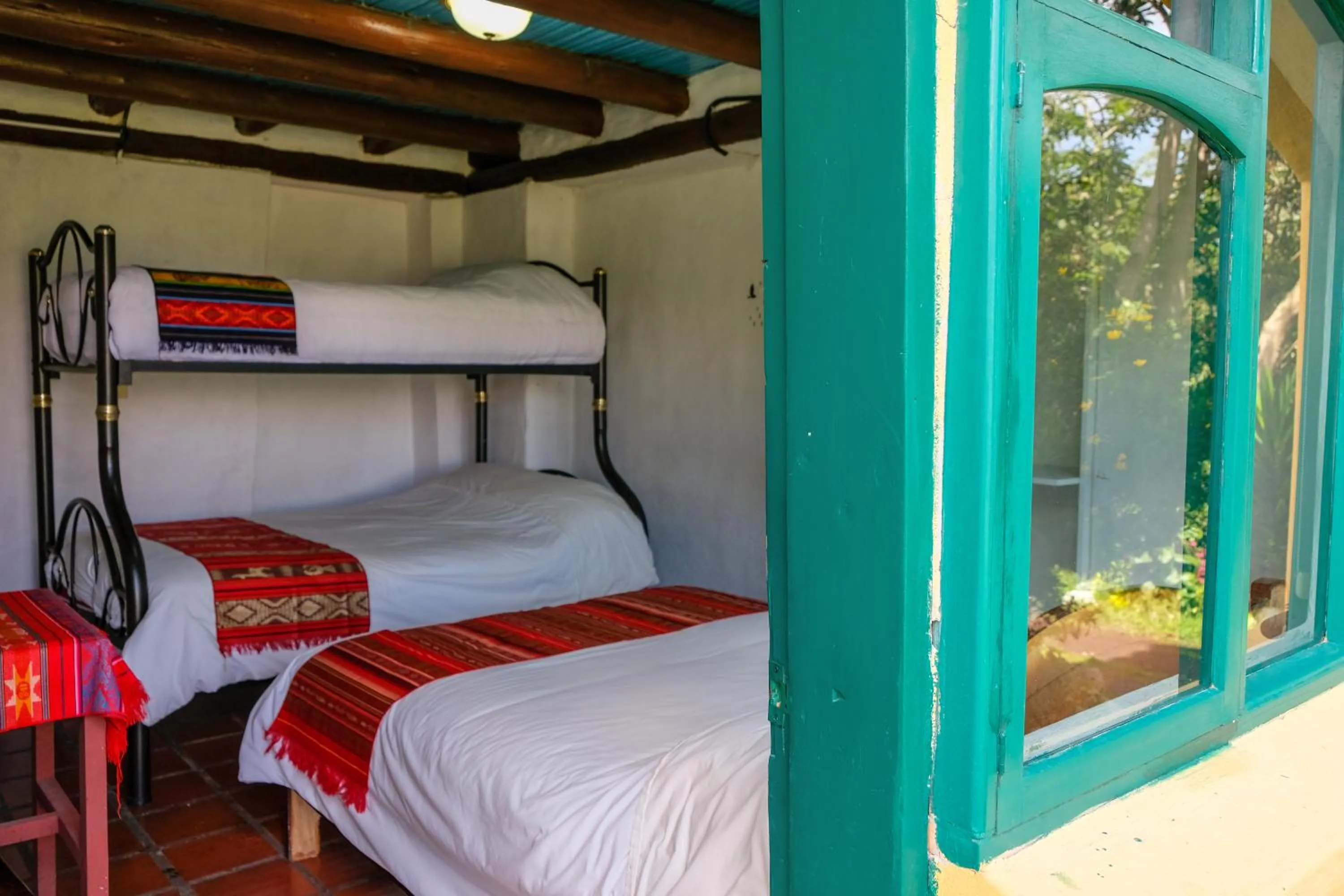Decorative detail, Bed in Hostería Colibri Aeropuerto