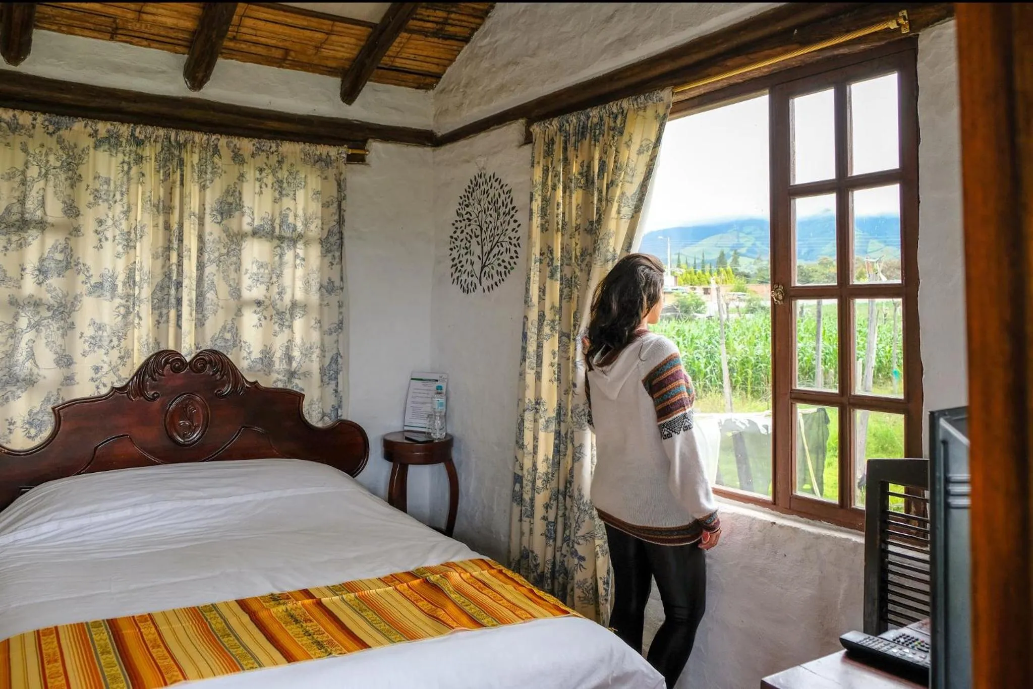 People, Bed in Hostería Colibri Aeropuerto