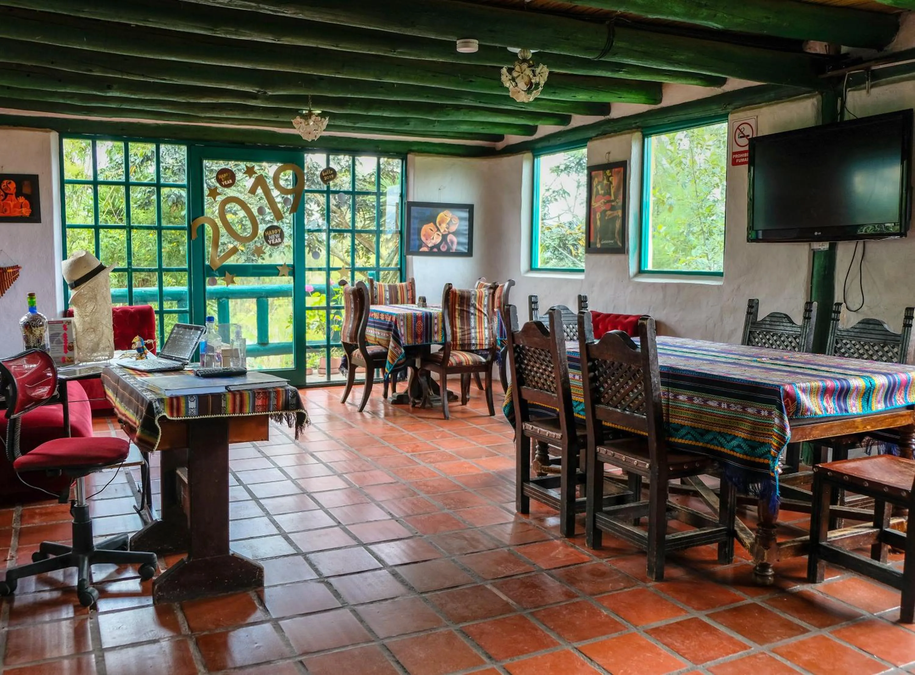 Restaurant/places to eat in Hostería Colibri Aeropuerto