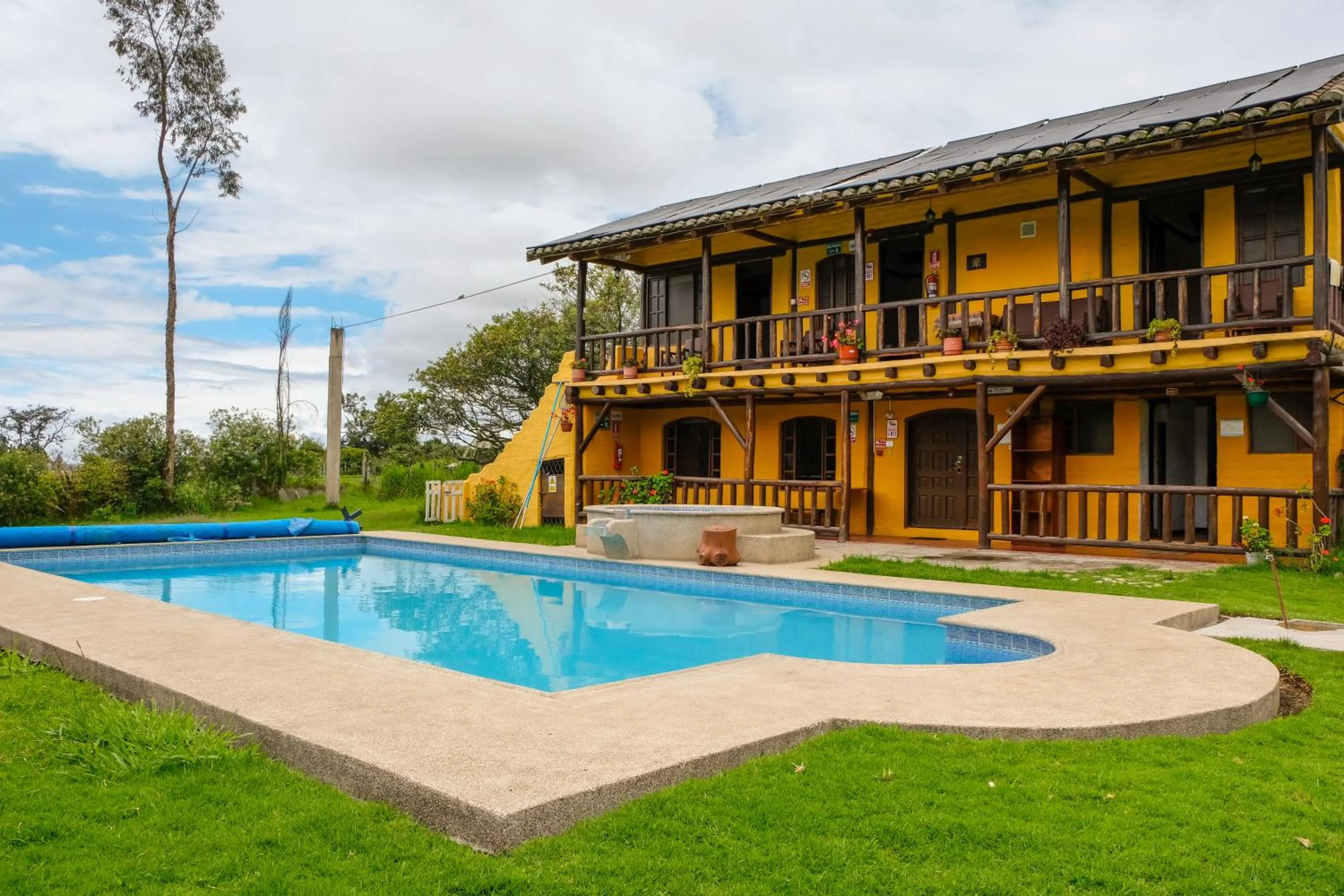 Property building in Hostería Colibri Aeropuerto