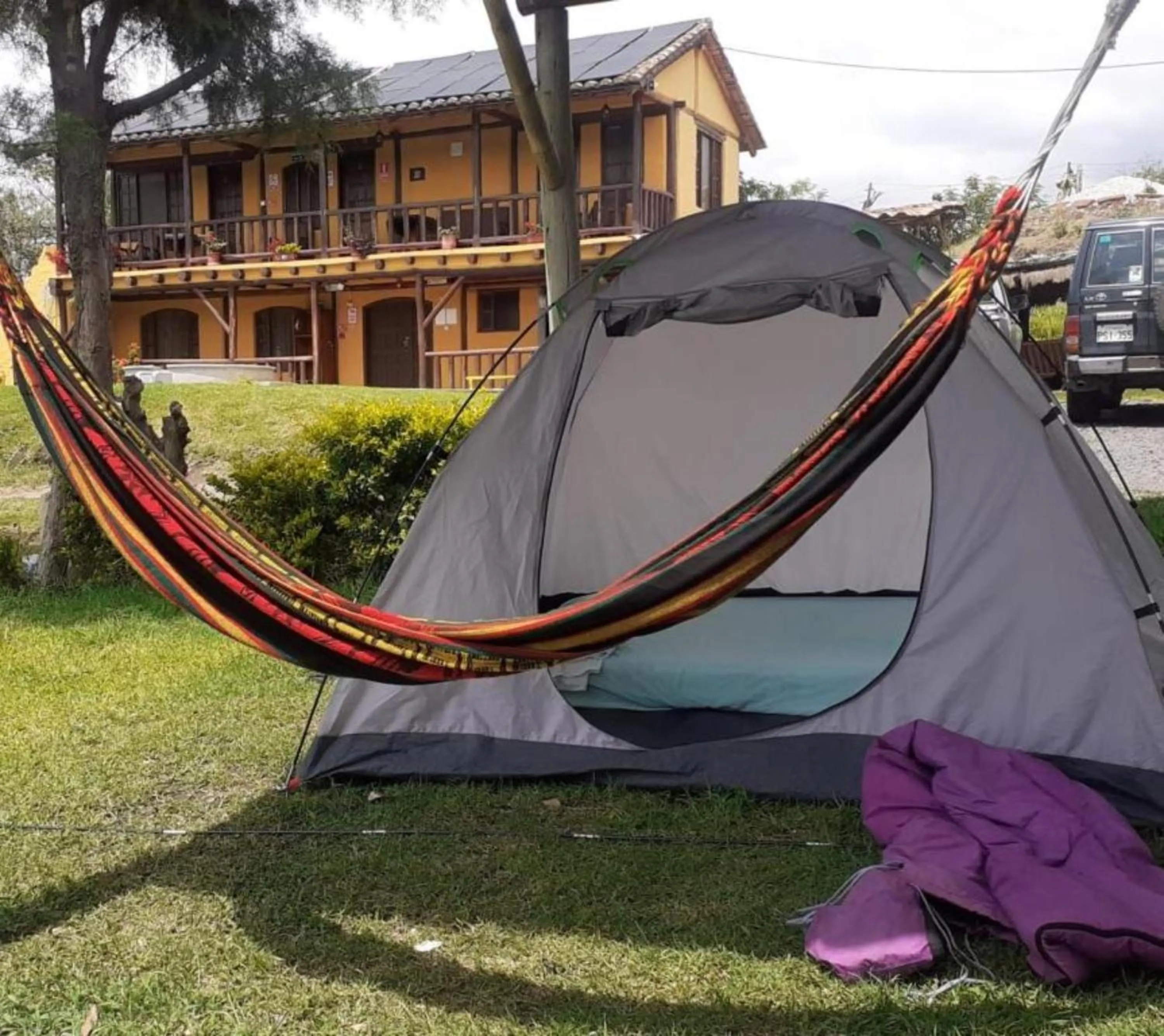 Decorative detail in Hostería Colibri Aeropuerto