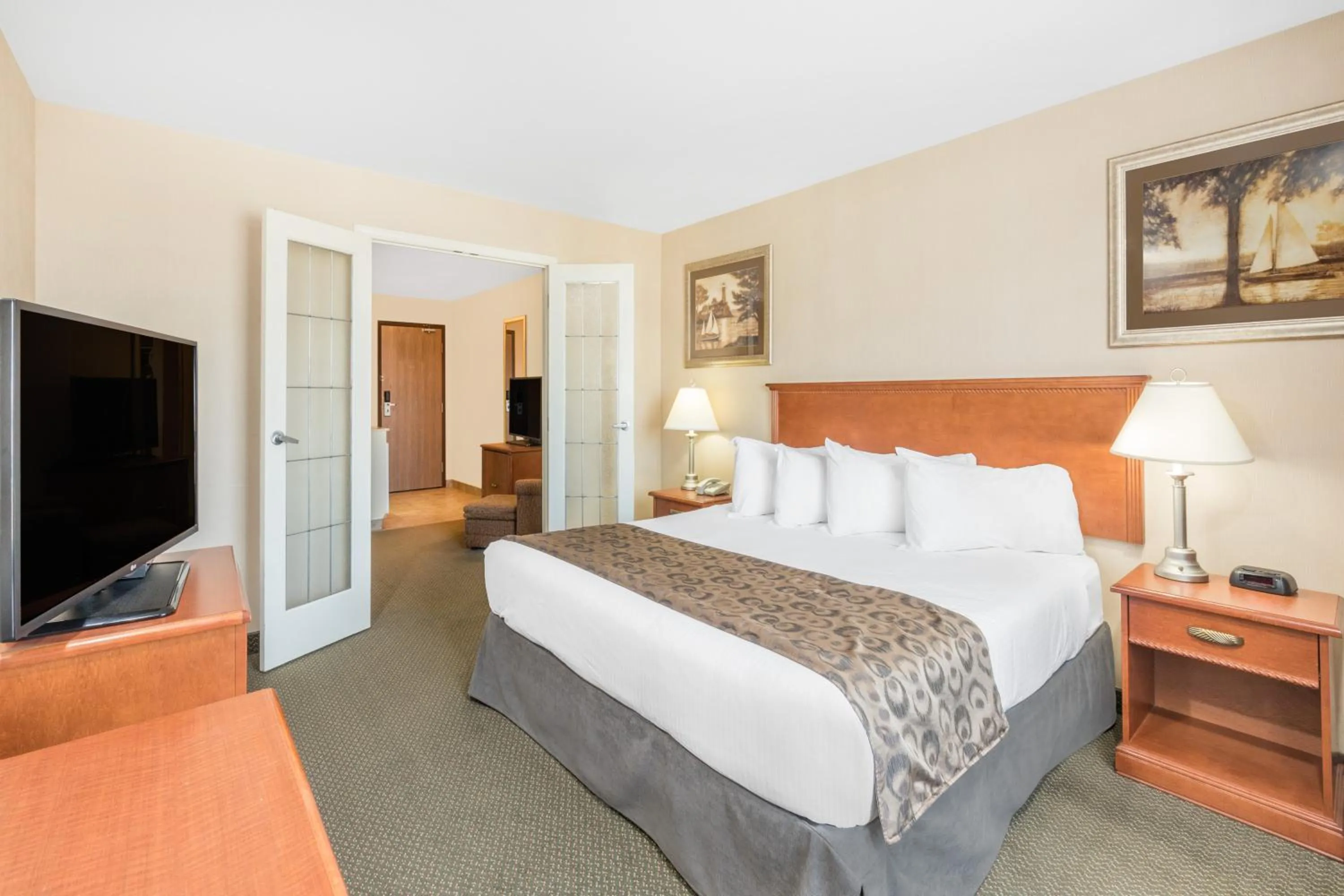 Bedroom, Bed in Ramada by Wyndham Clairmont/Grande Prairie