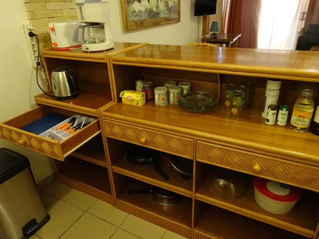 Dining area in Fare Arearea Sweet Studio