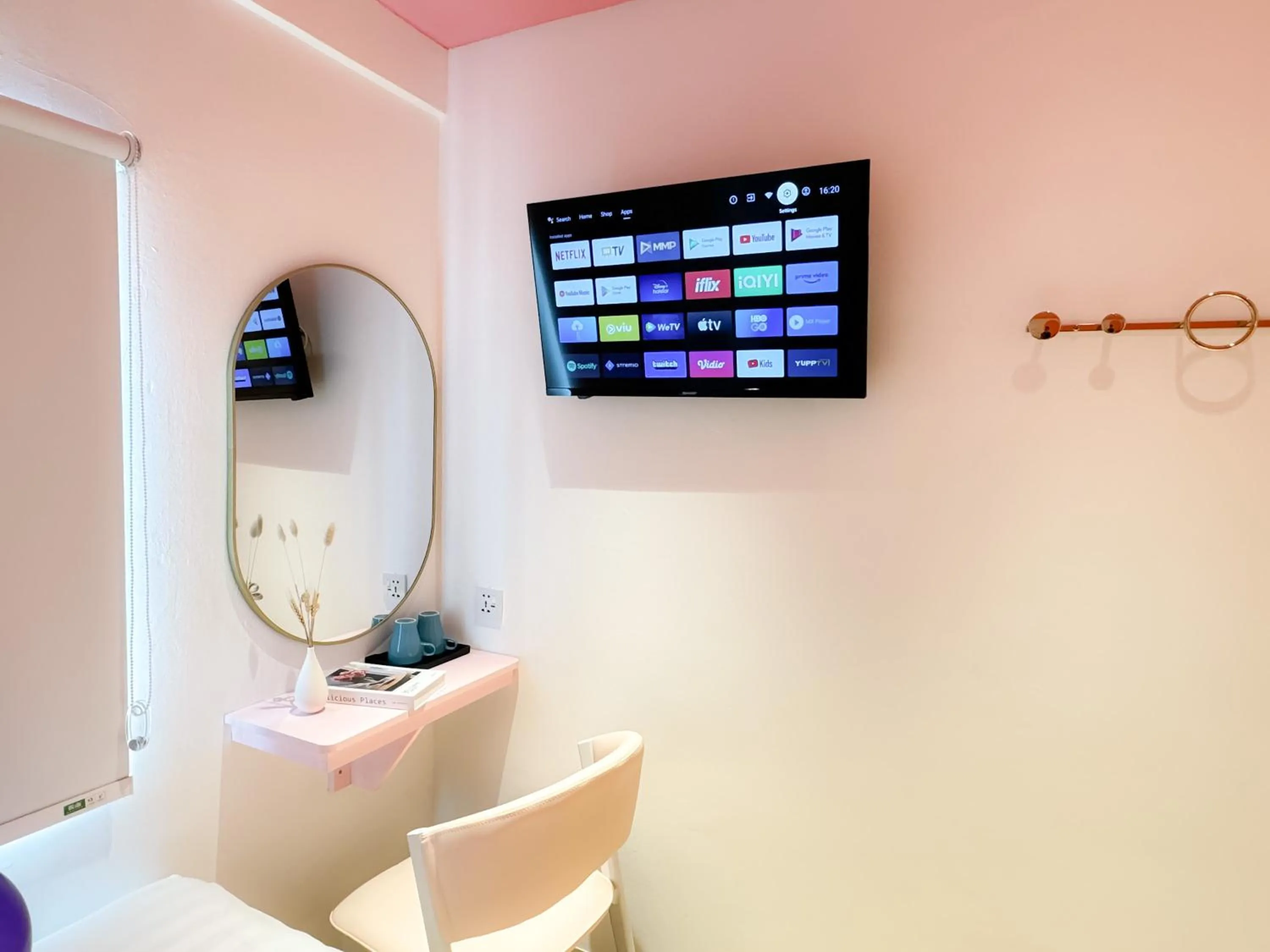 TV and multimedia in Apple 1 Hotel Gurney