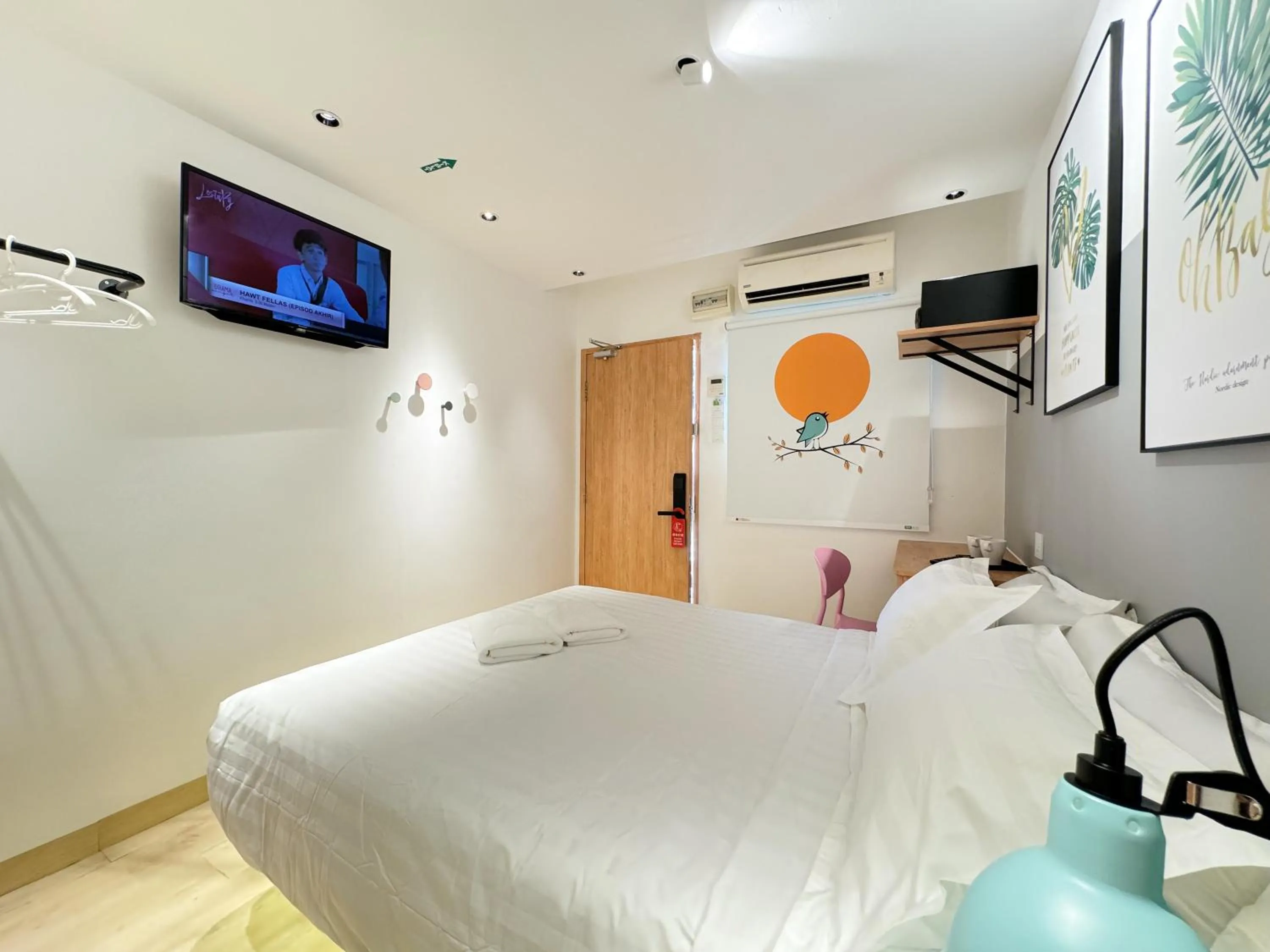 Bed in Apple 1 Hotel Gurney