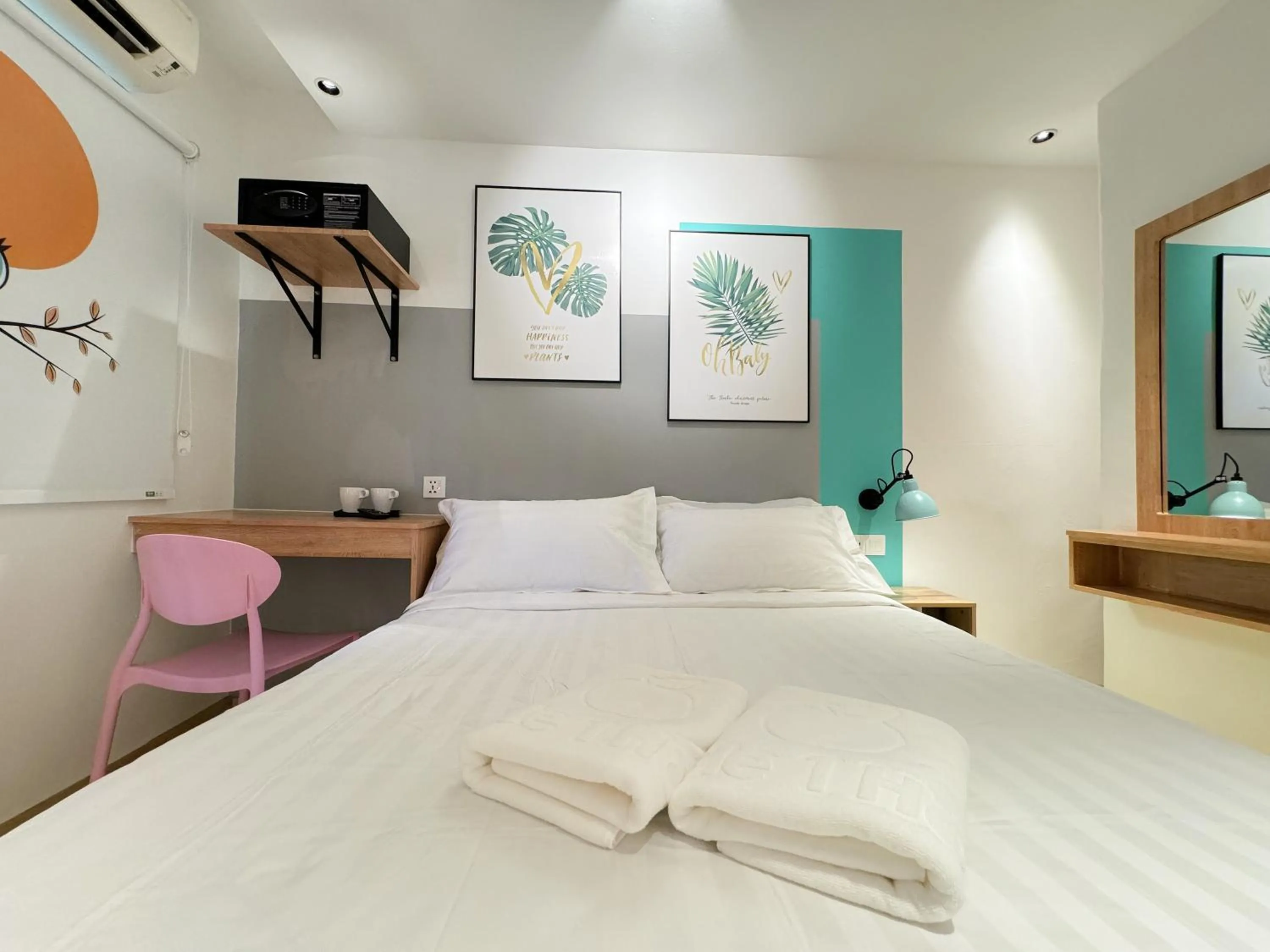 Bed in Apple 1 Hotel Gurney