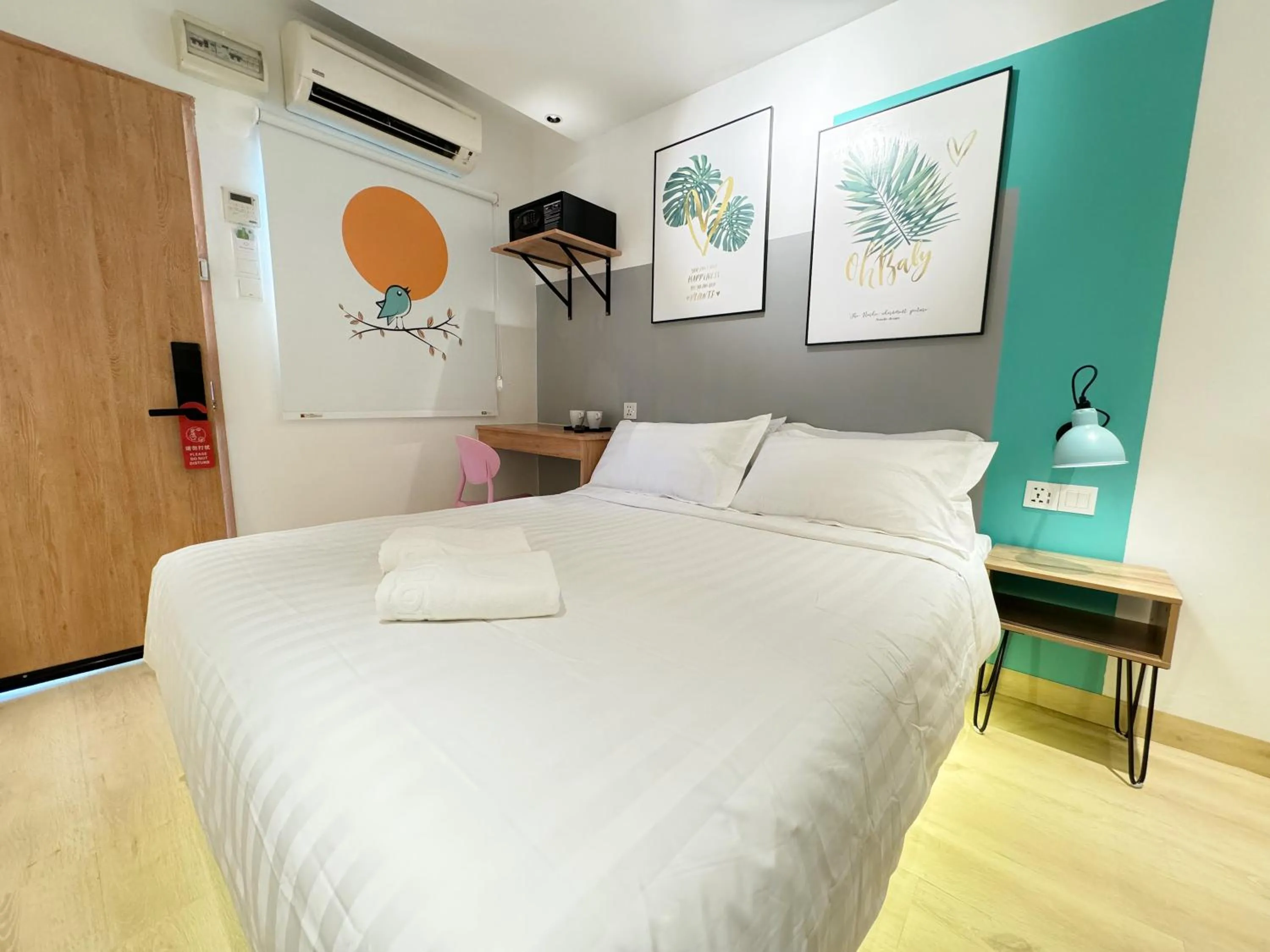 Bed in Apple 1 Hotel Gurney