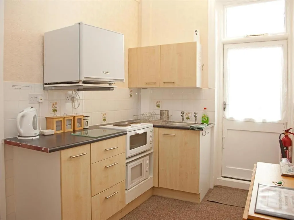 Kitchen or kitchenette in The Meltham Guesthouse Scarborough